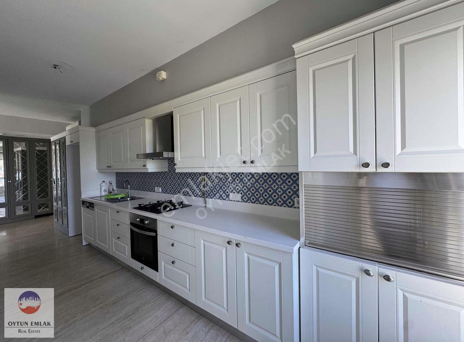 Ege Yakası Sitesi 2 Balkonlu Barbekülü Kiralık 3+1 Daire 155 M² - Görsel 5