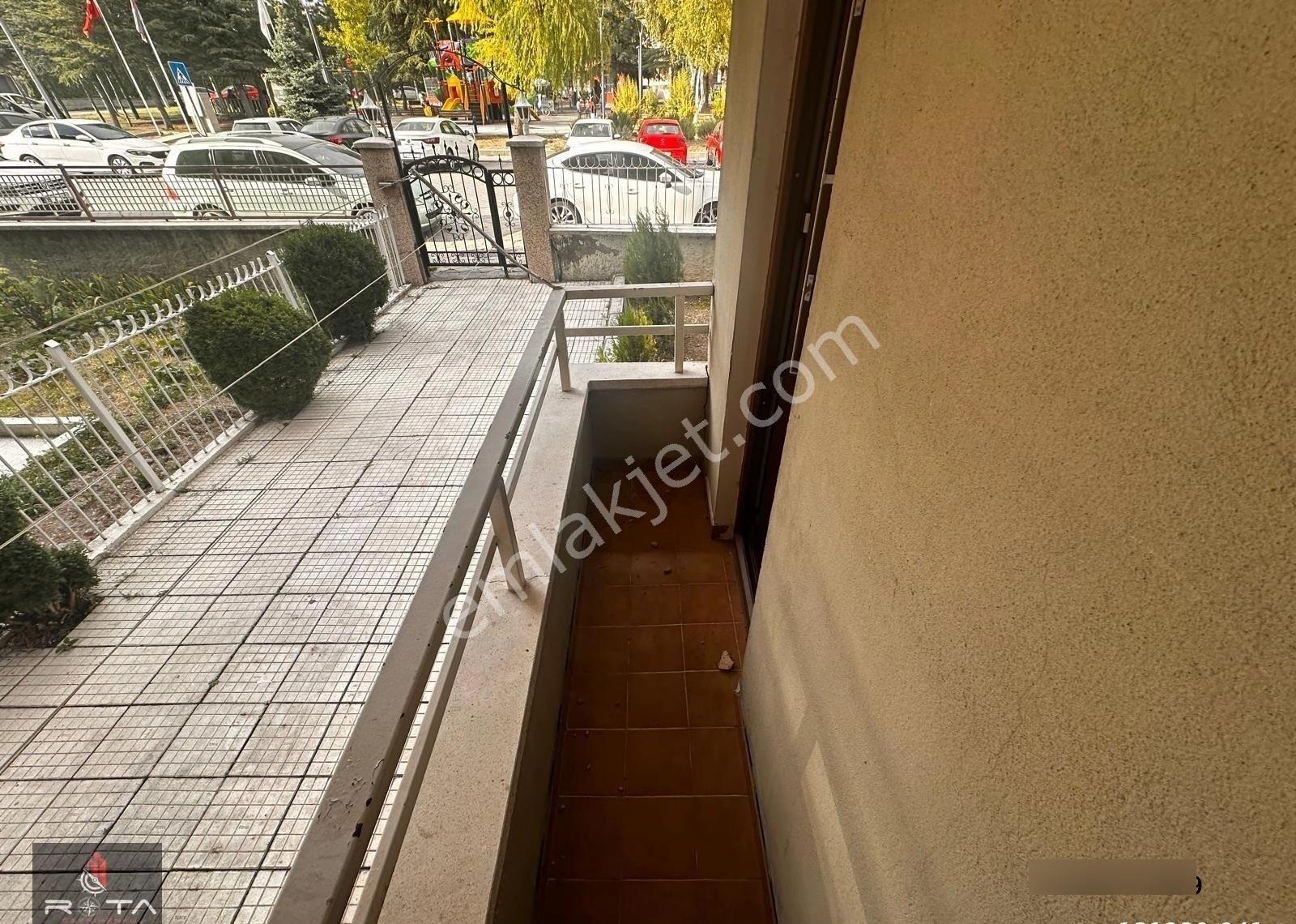 Şehir Hast Ve Antares Avm Dibinde 2.5+1 Balkonlu Eşyalı Kiralık - Görsel 16