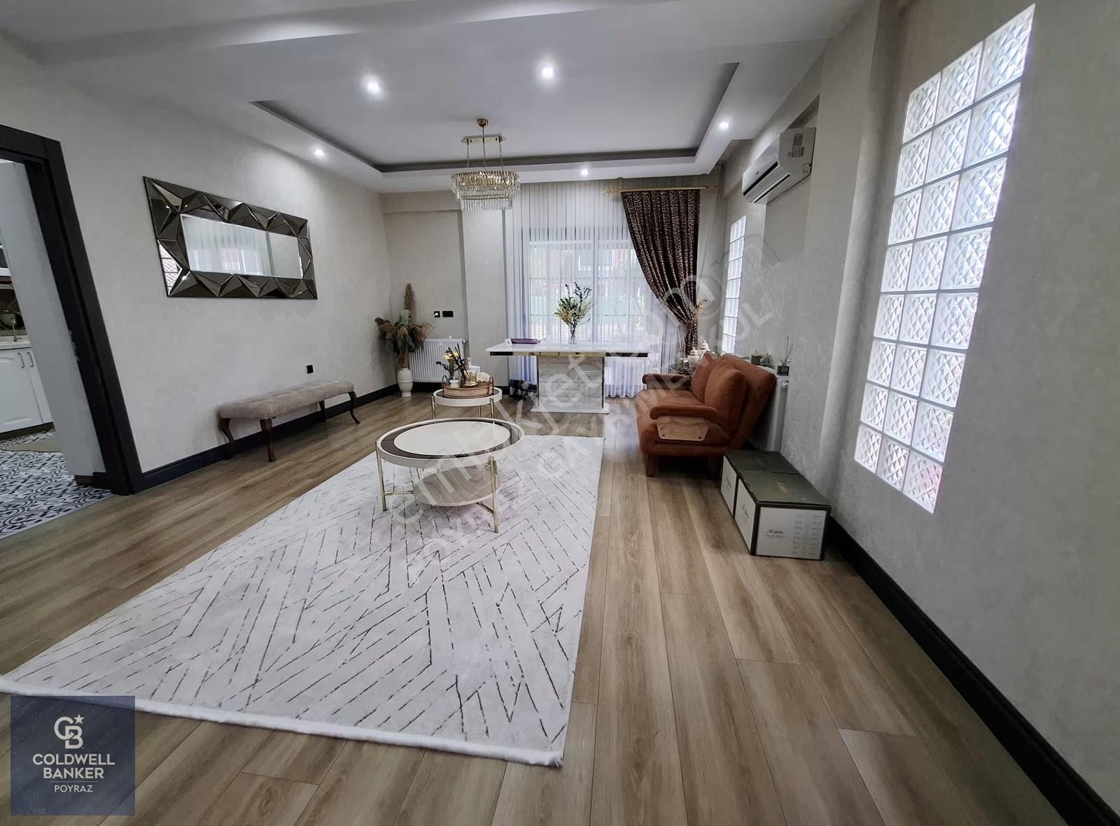 Menderes Coldwell Banker'dan Özel Havuzlu Geniş Bahçe 4+1 Villa - Görsel 2