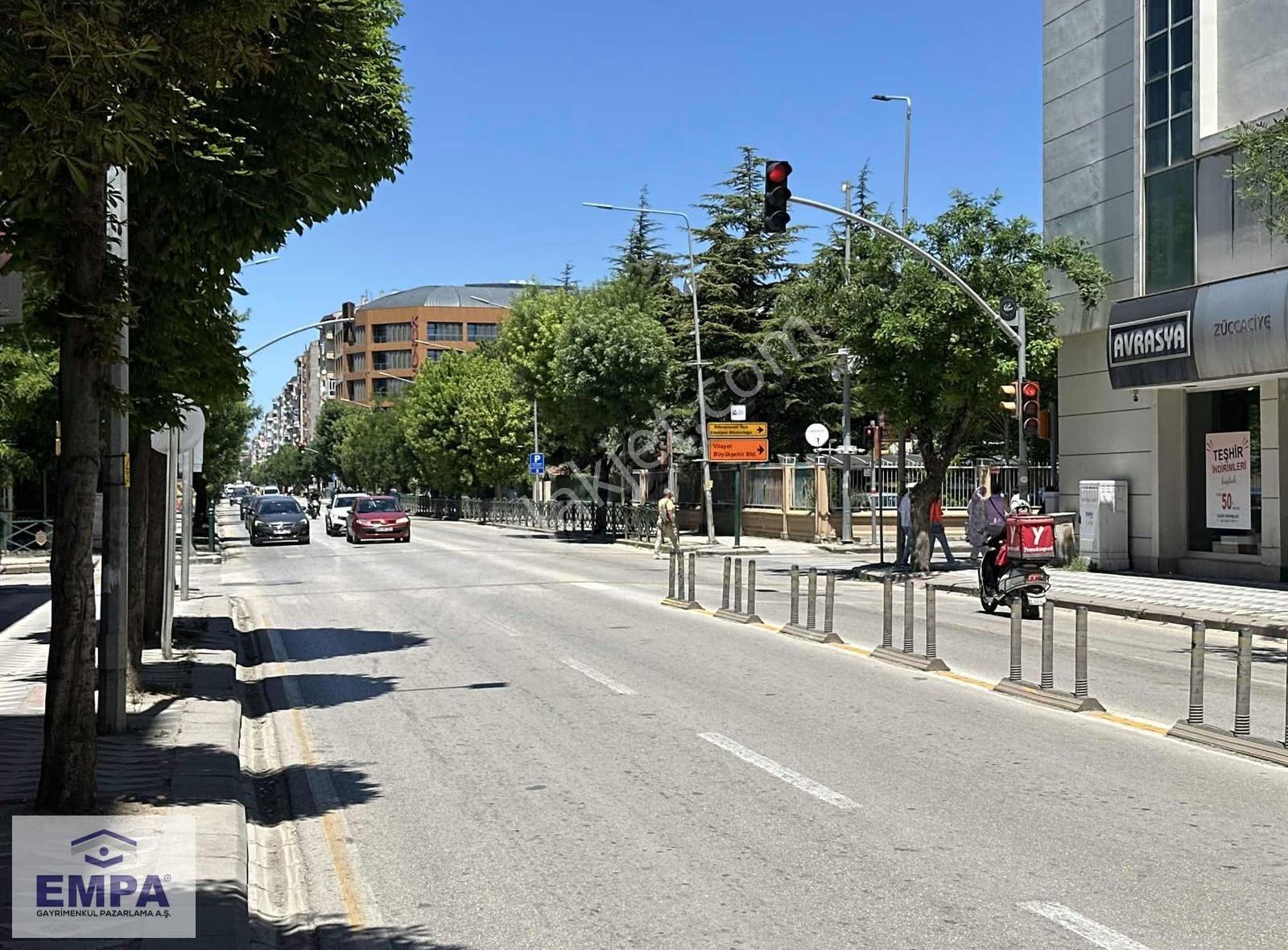 Empa'dan Arifiye Atatürk Cad. 4+1 180m² Bakımlı Lüks Kiralık - Görsel 2