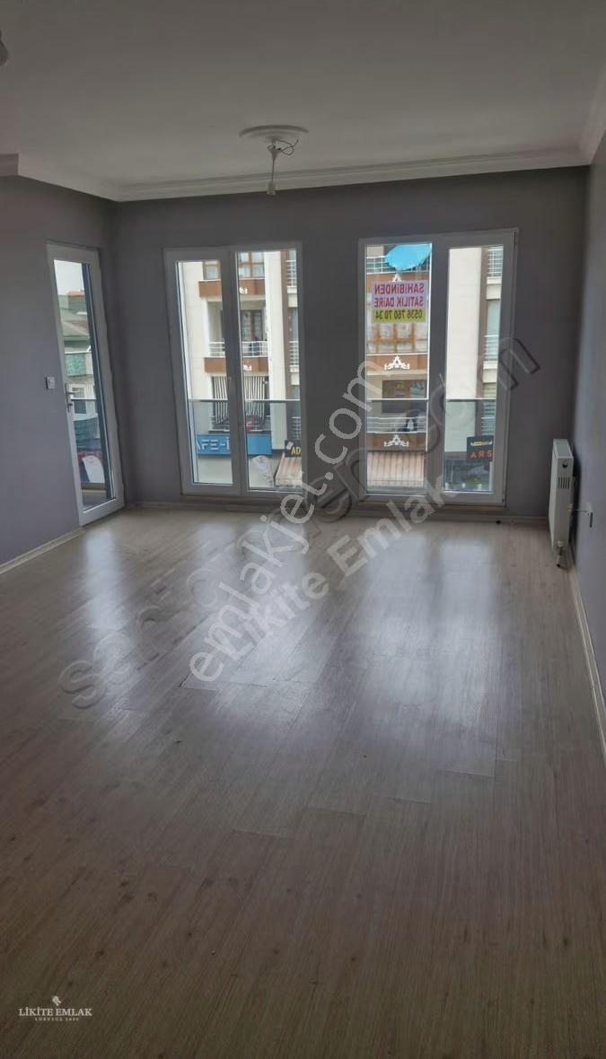 Likite Emlak'tan 2,5+1 Cumhuriyet Ana Cadde Üstü Satılık Daire
