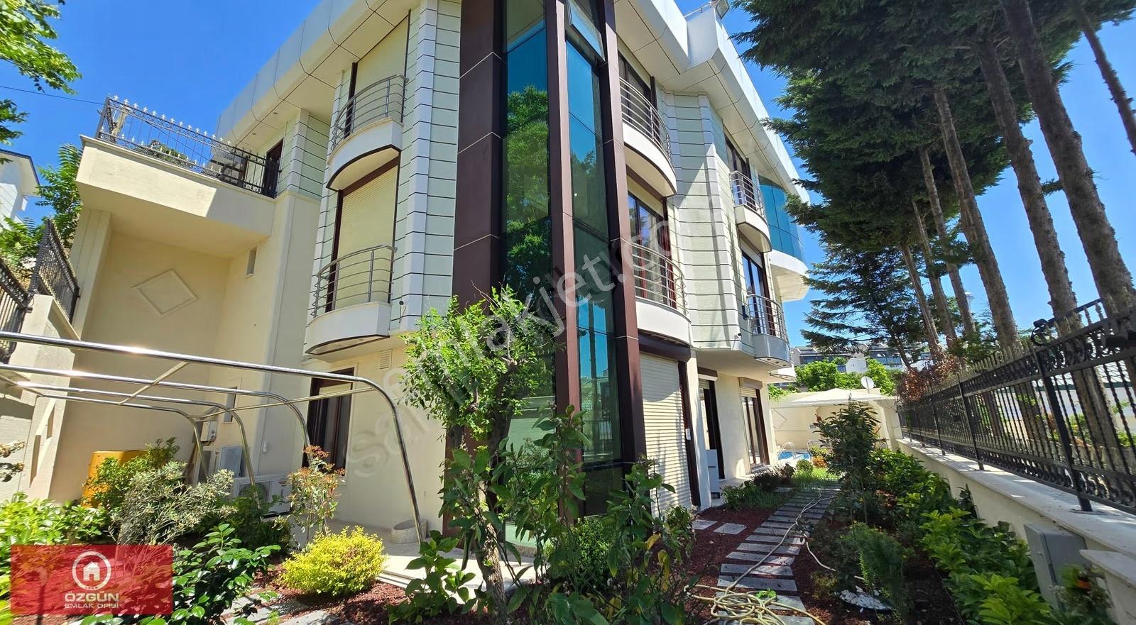 Özgün Emlaktan Havuzlu Özel Yapım 6+2- Lüx Villa