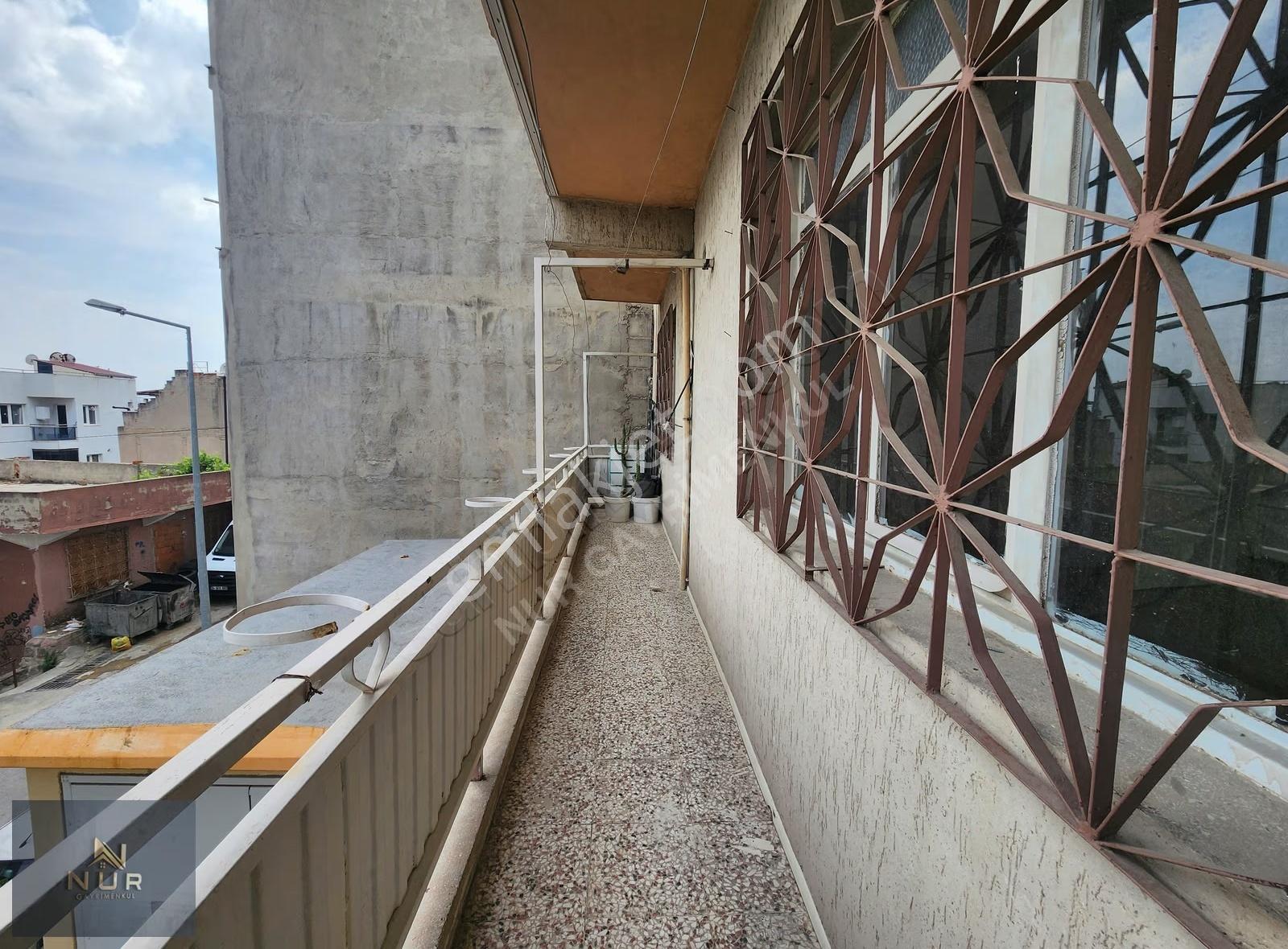 Bayraklı Çiçek Mah. Gazi Meydanı Yakını 2+1 Kiralık Daire - Görsel 12
