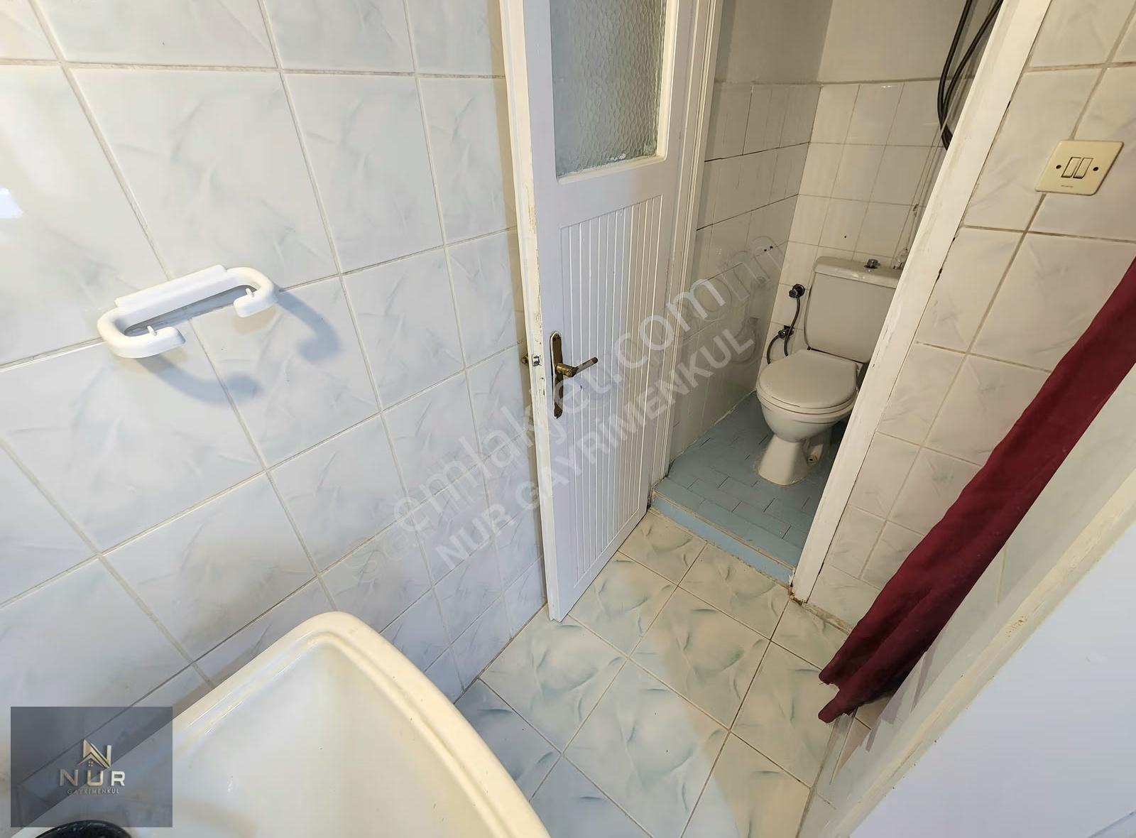 Bayraklı Çiçek Mah. Gazi Meydanı Yakını 2+1 Kiralık Daire - Görsel 2