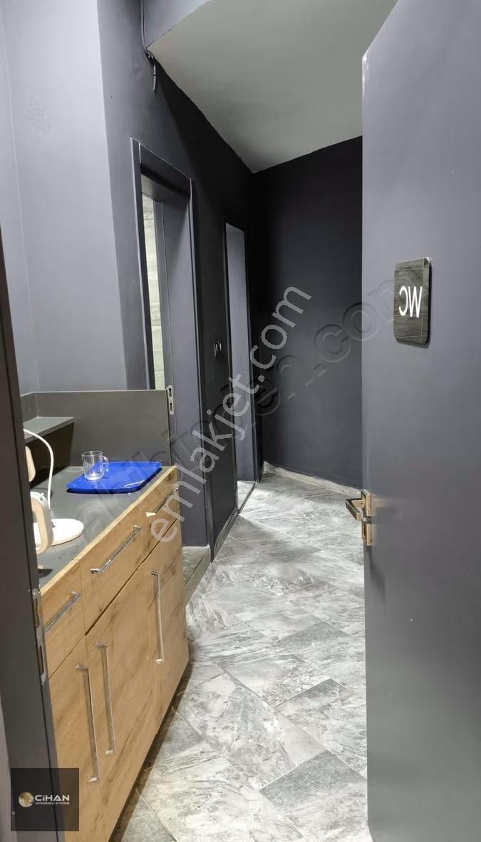 Kuşadası Merkezde Kiralık Ofis Büro - Görsel 11