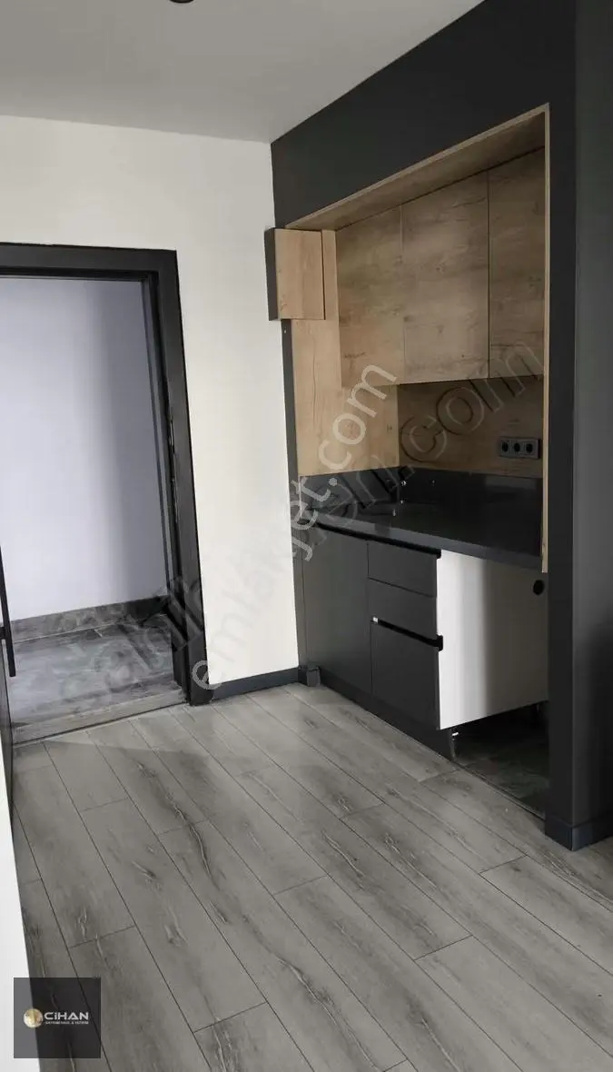 Kuşadası Merkezde Kiralık Ofis Büro - Görsel 4