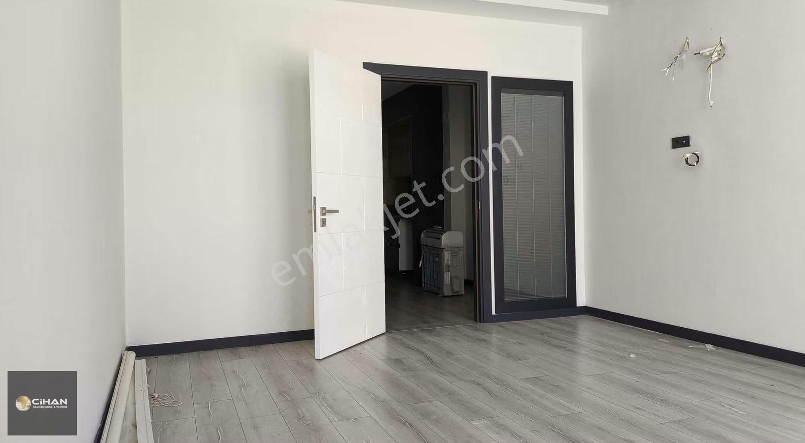 Kuşadası Merkezde Kiralık Ofis Büro - Görsel 10