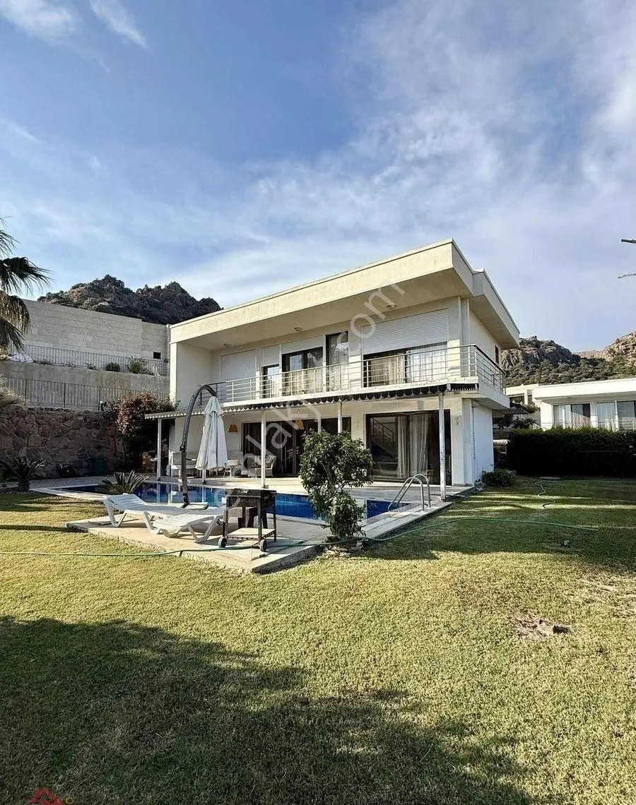 Yalıkavak' Ta Müstakil Özel Havuzlu 3+1 Modern Villa