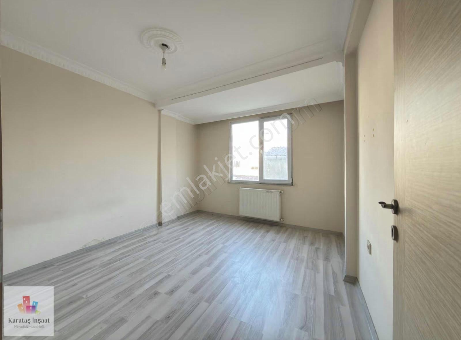 Karataş`tan Meydanda İski Karşısı 3+1 120 M² Yüksek Giriş Kat - Görsel 3