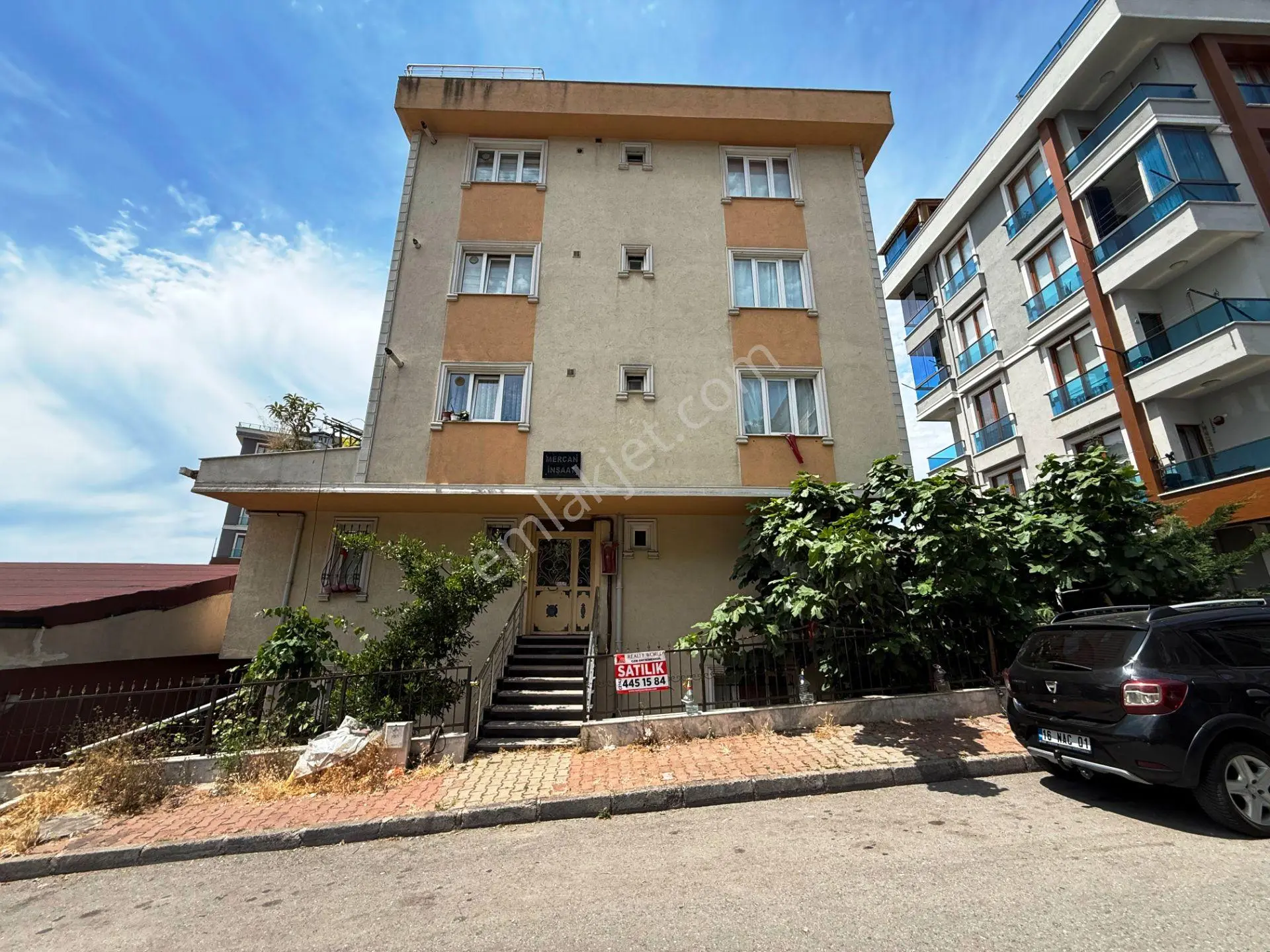 Finans Merkezi Yakını 15 Yıllık Emsalsiz 60m2 Bahçeli Satılık 1+1