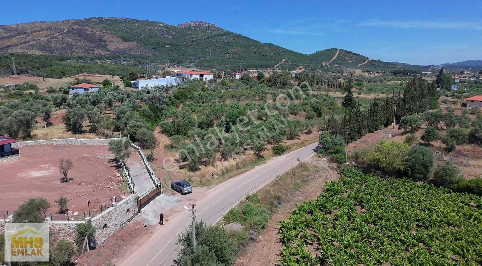 Kavaklıdere'de Ana Yola Cepheli, Denize Yakın Satılık Tarla - Görsel 3