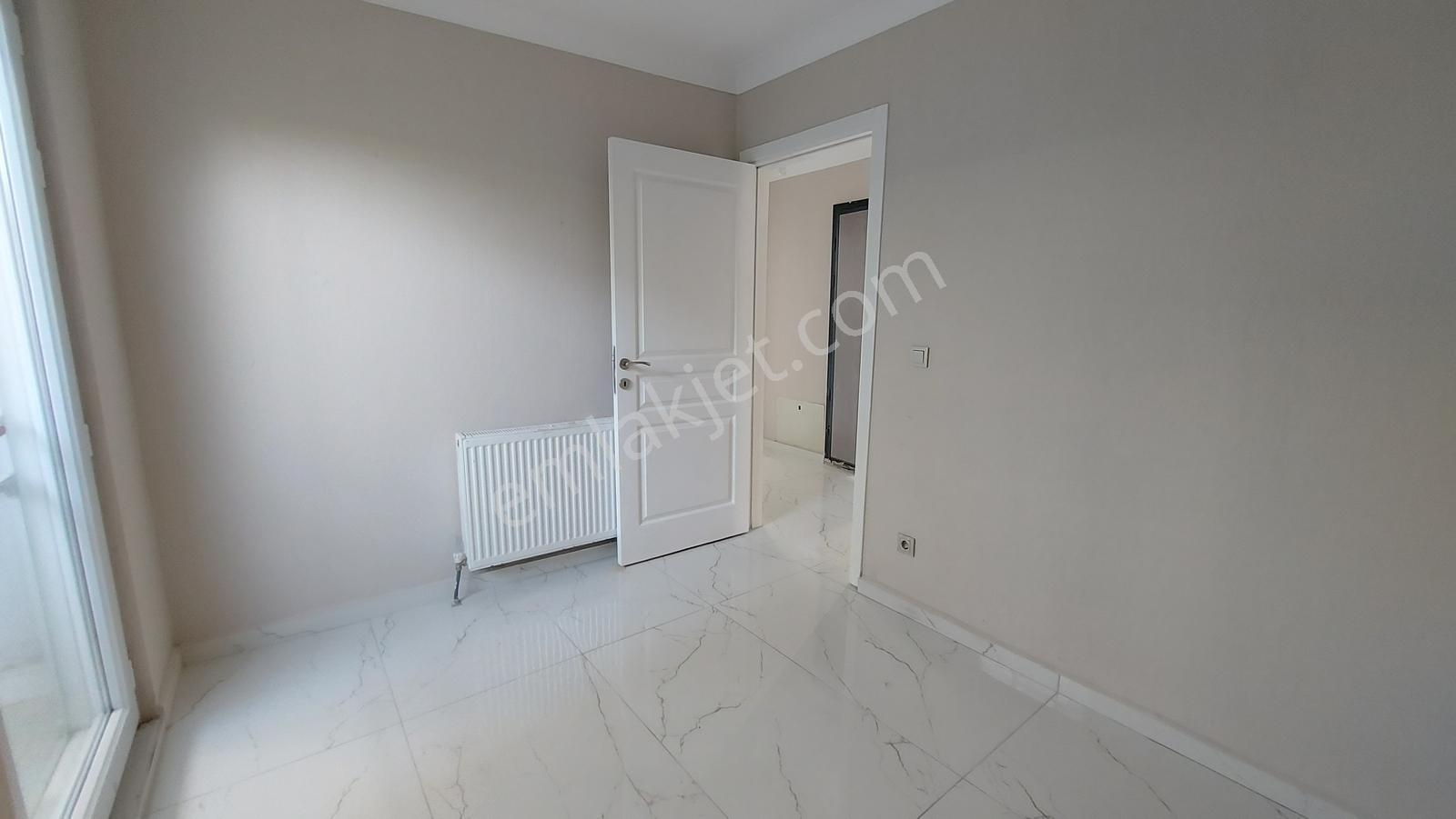 Ayvalık Küçükköy Gümrük Mahallesinde 2+1 Kiralık Yeni Daire - Görsel 12