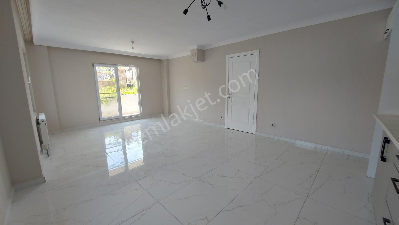 Ayvalık Küçükköy Gümrük Mahallesinde 2+1 Kiralık Yeni Daire - Görsel 6