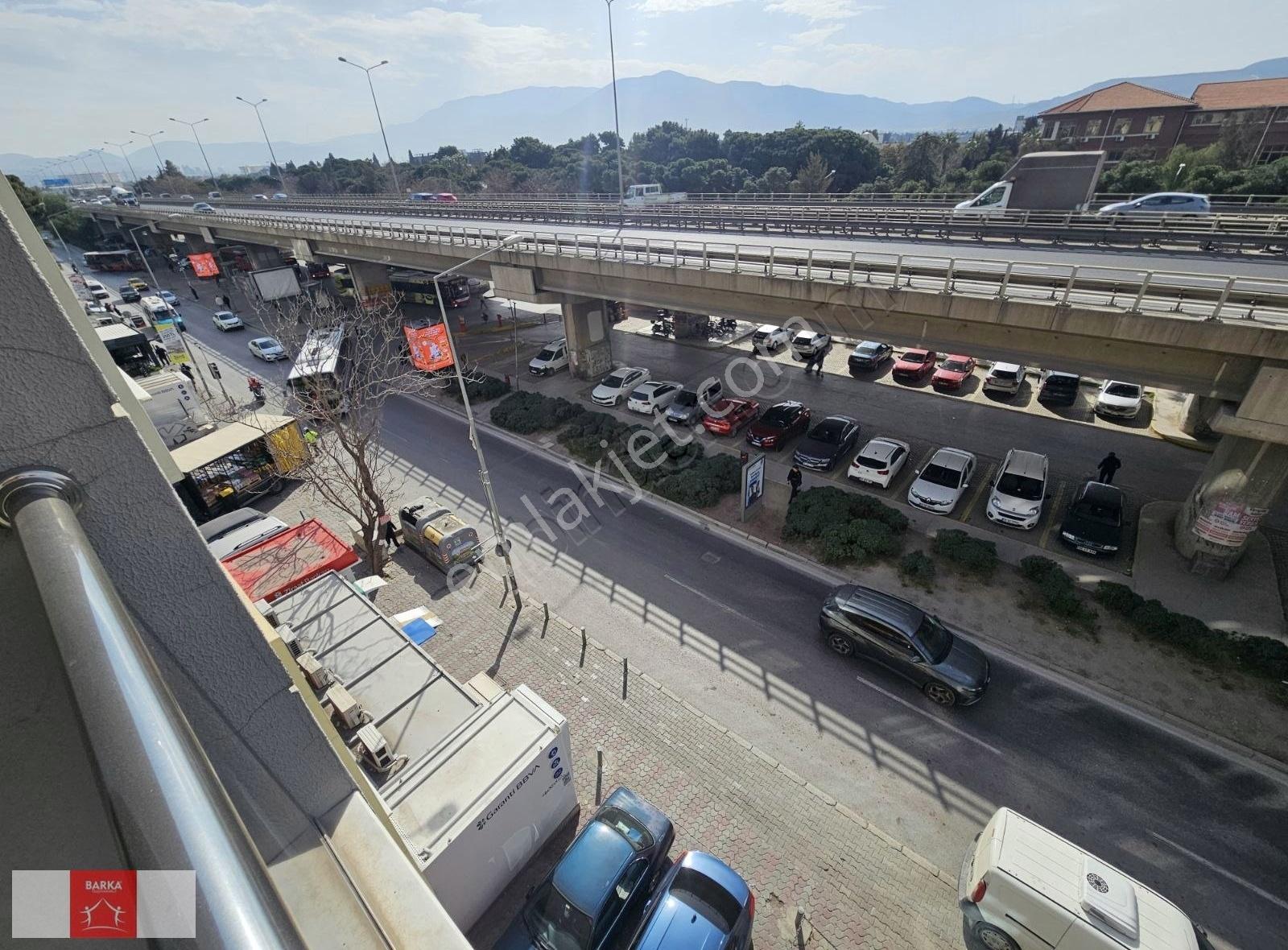 Bornova Metro 5 Saniye Yürüme, 2+1 Eşyalı Otoparklı Doğalgazlı - Görsel 17