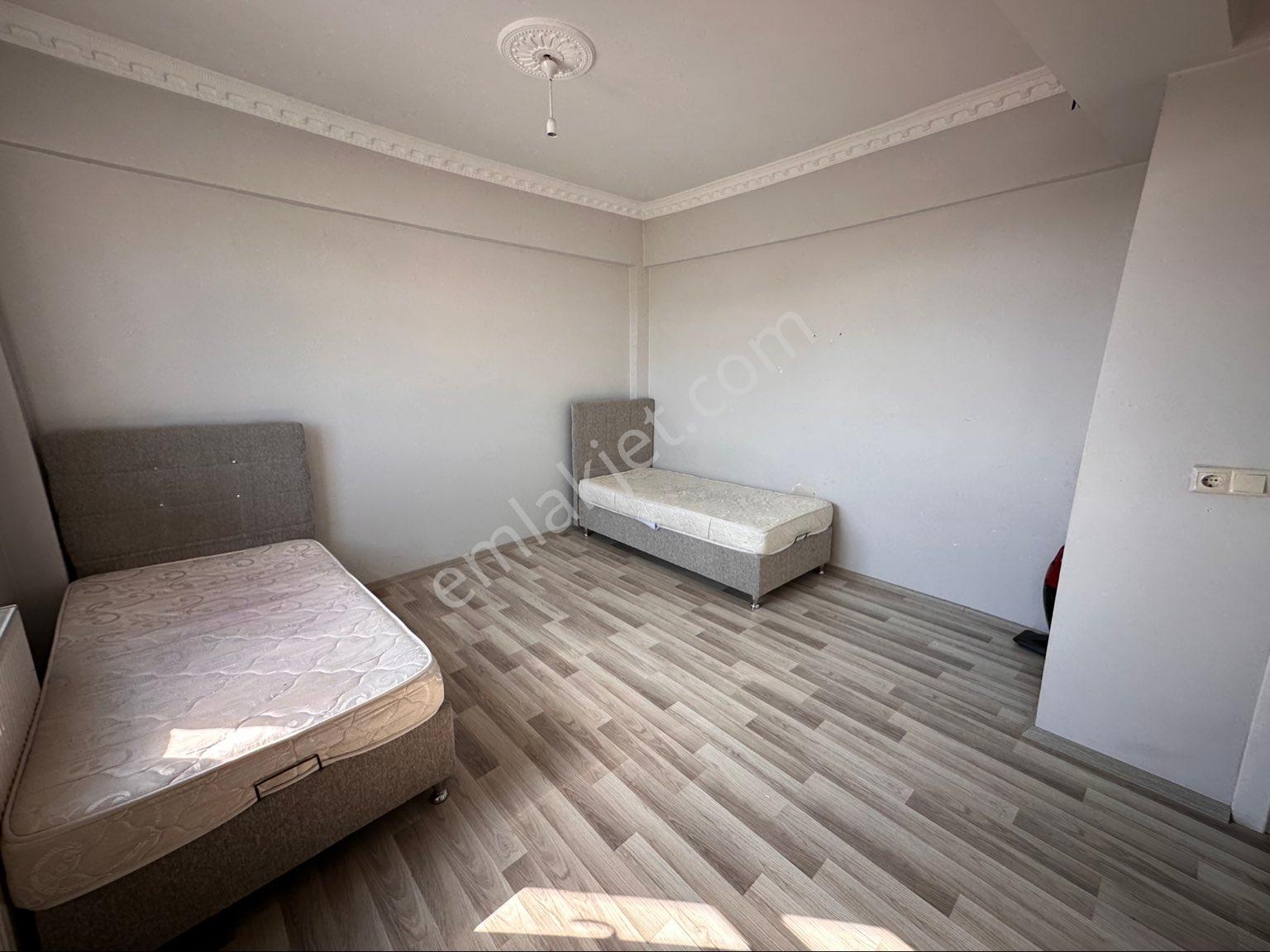 İks Emlak’tan Çarşı İçinde Kiralık Daire - Görsel 3