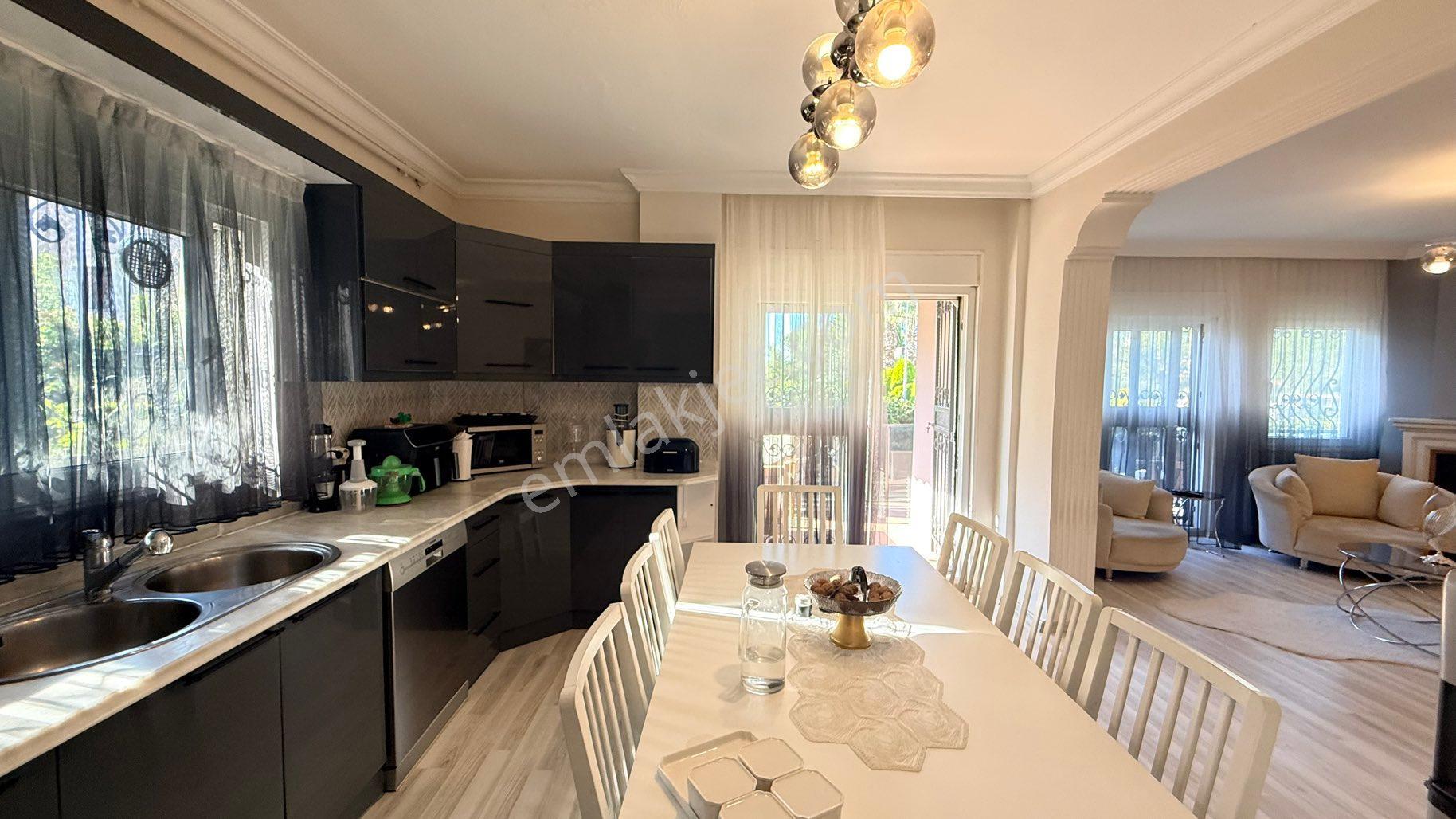 Güzelbahçe De Sahile 50 Mt Deniz Manzaralı 6+1 Kiralık Tripleks Villa - Görsel 8