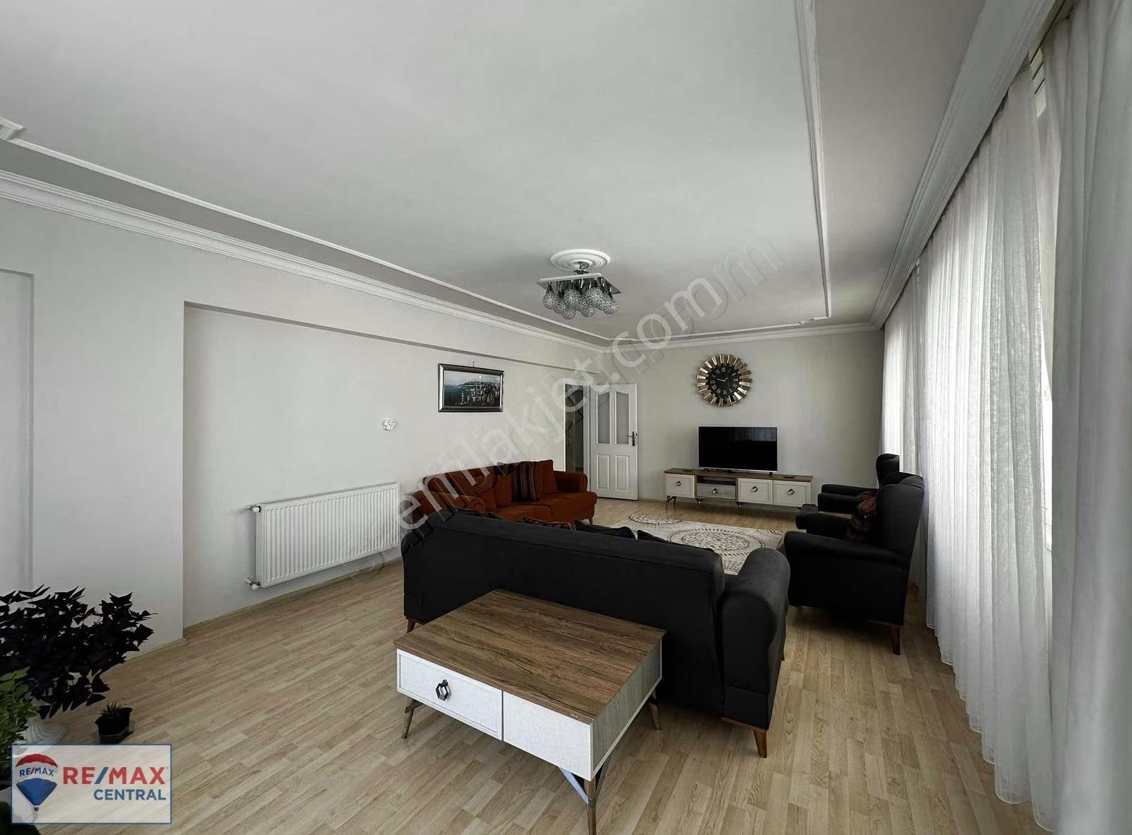 Huzur Mahallesinde Aydınlık Geniş Kullanışlı Arakat 3+1 Daire - Görsel 4