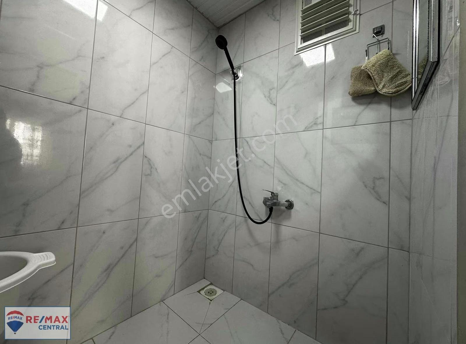 Huzur Mahallesinde Aydınlık Geniş Kullanışlı Arakat 3+1 Daire - Görsel 20