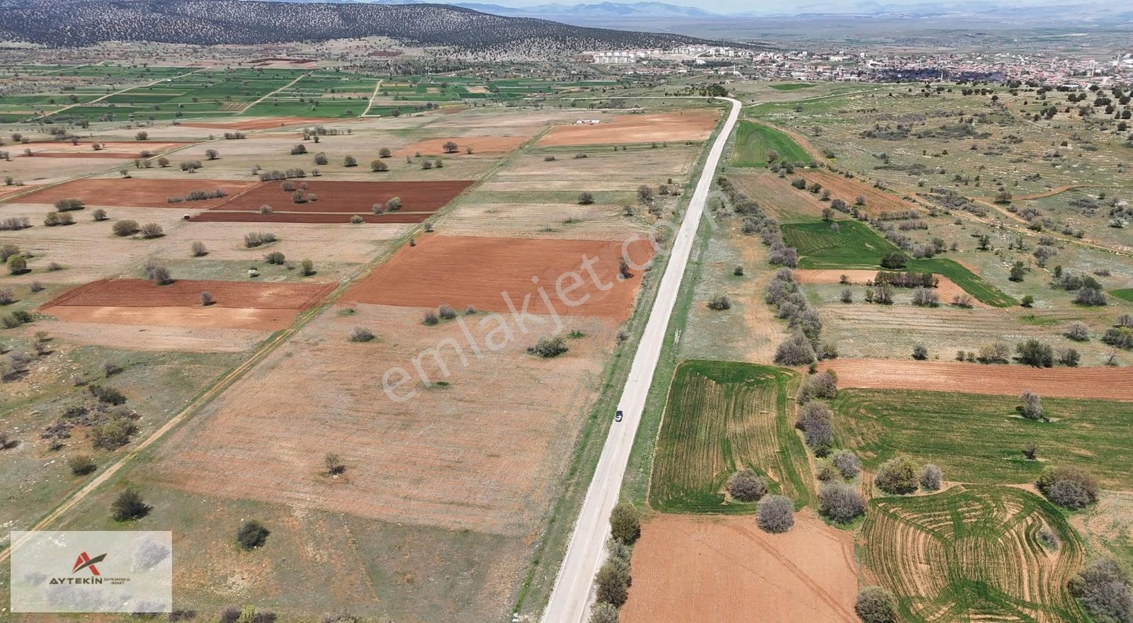 Akören Ağalar Mahallesinde Yola Sıfır 10.111 M² Müstakil Tarla - Görsel 2