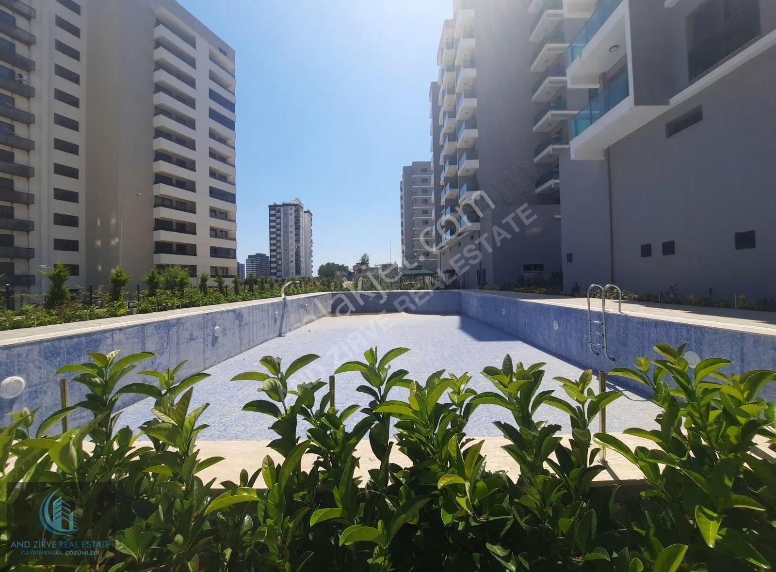 Mersin Tece'de Havuzlu Sitede Denize Yürüme Mesafesinde 1+1 - Görsel 9