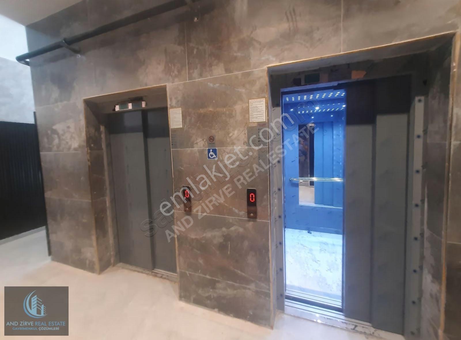 Teraslı 4+1 Kullanımlı Kombili Bağımsız Mutfak Lüks Daire - Görsel 25