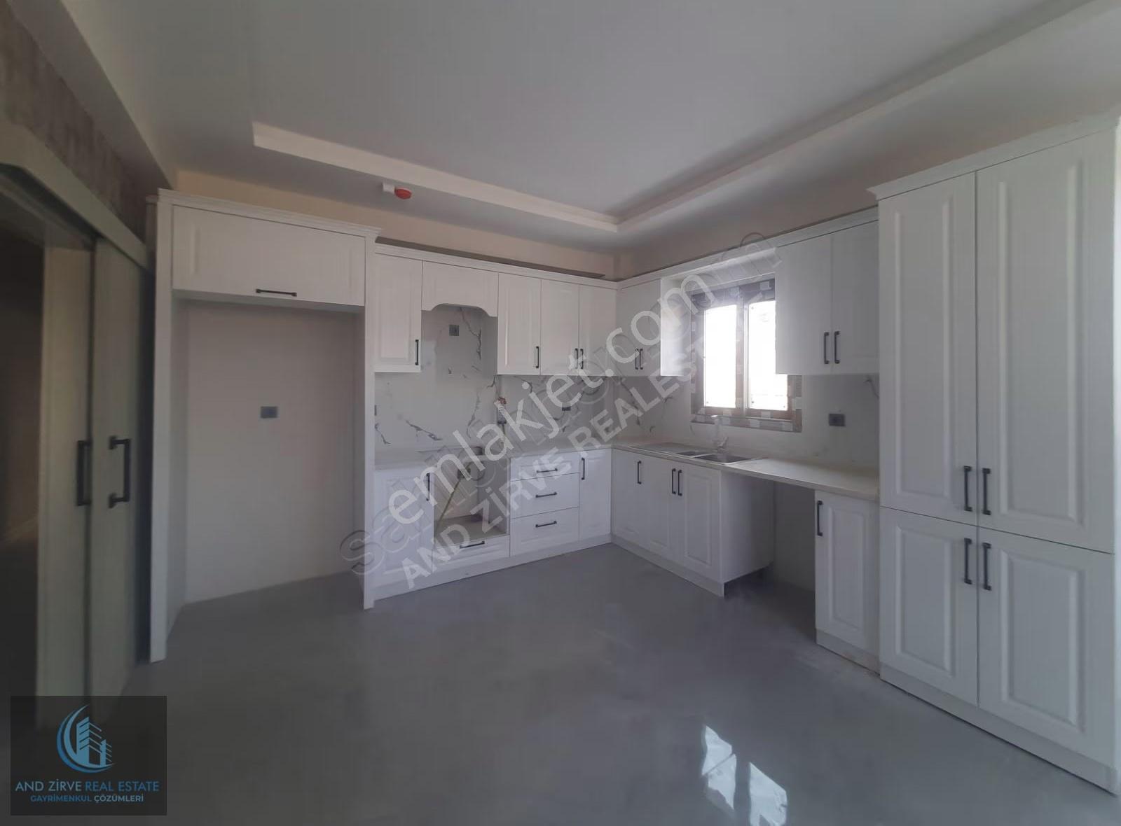 Teraslı 4+1 Kullanımlı Kombili Bağımsız Mutfak Lüks Daire - Görsel 7