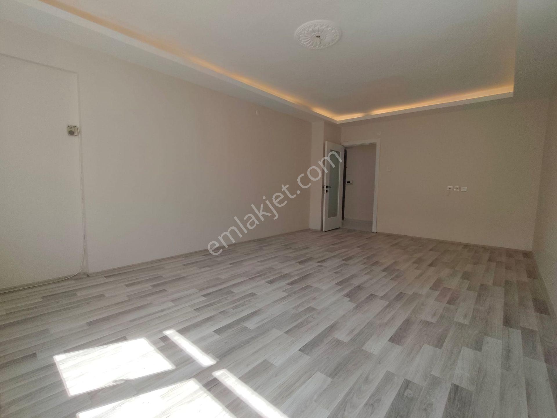 Yılmaz Gayrimenkulden Tandoğan Mah 3+1 Arakatta 135m2 Lüx Yapılı 4.149 Pazarlıklı Daire - Görsel 11