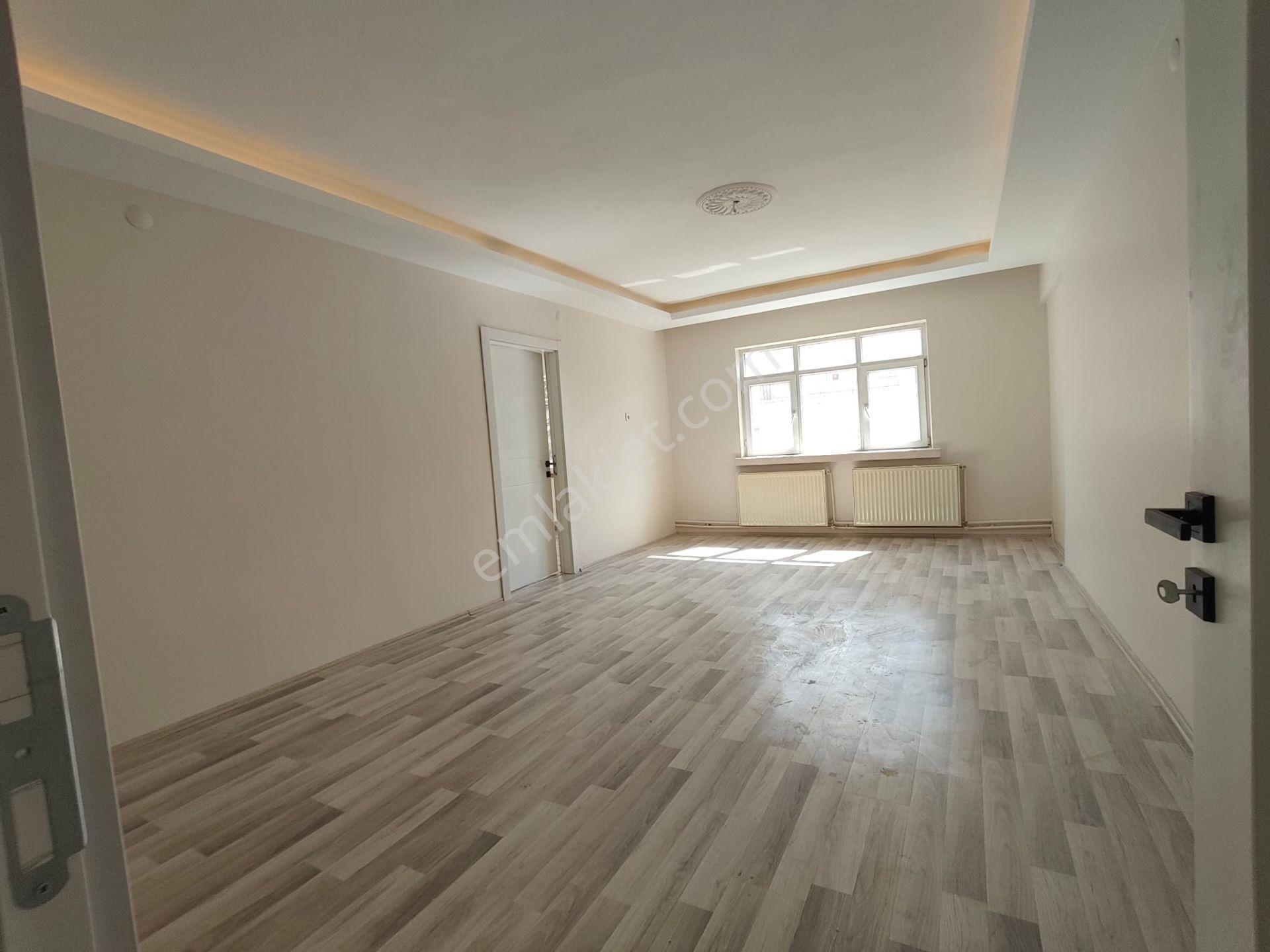 Yılmaz Gayrimenkulden Tandoğan Mah 3+1 Arakatta 135m2 Lüx Yapılı 4.149 Pazarlıklı Daire - Görsel 9