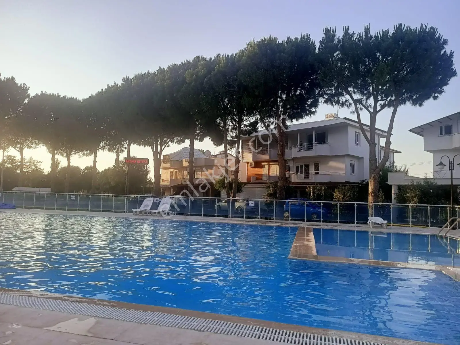 Altınkum'da Havuzlu Site İçerisinde, Denize Yürüme Mesafesinde Kiralık Villa - Görsel 8