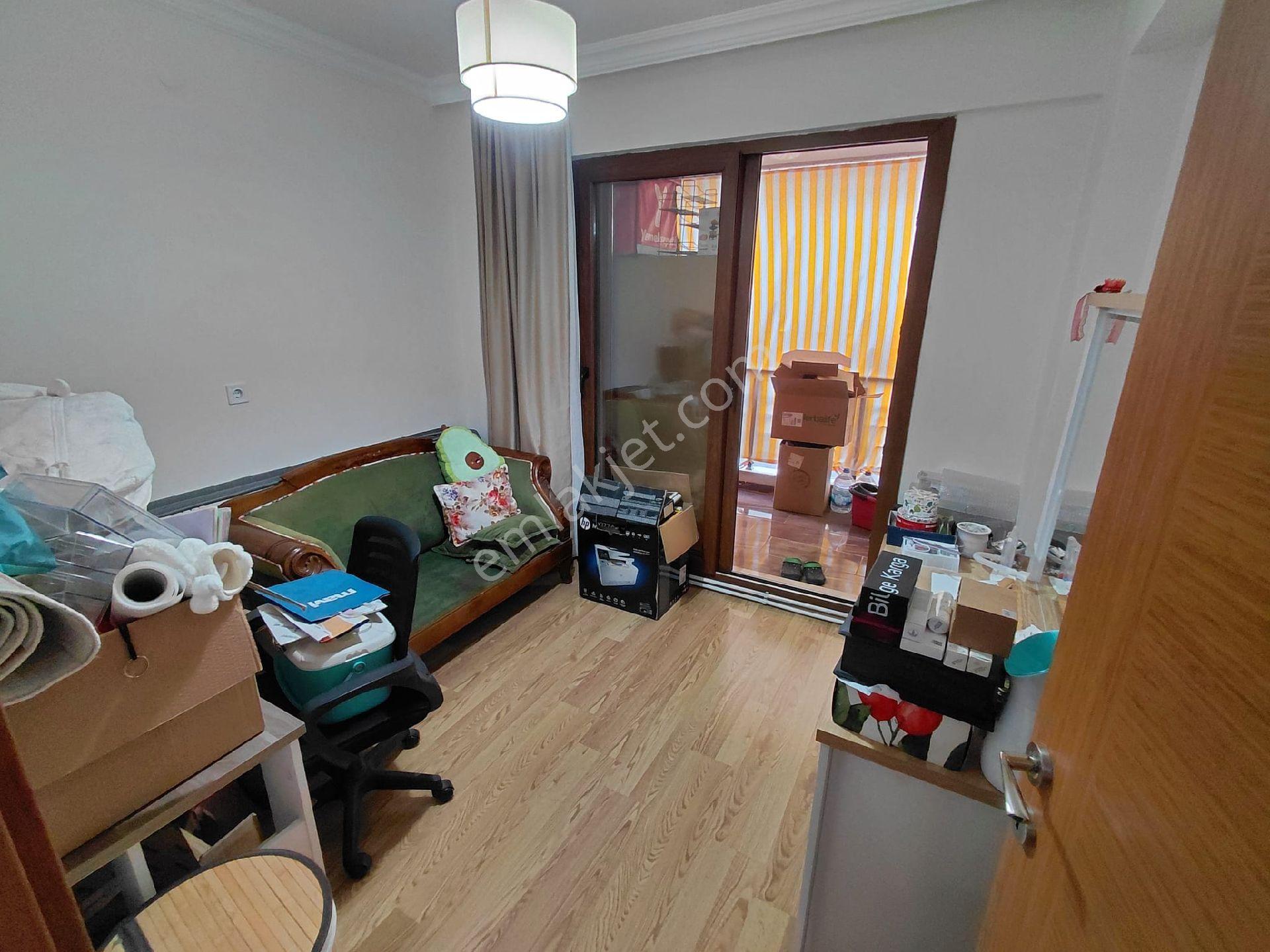 7506 Sokak'ta Satılık 2+1 Daire, 88m², Doğalgazlı, Çift Balkonlu - Görsel 11