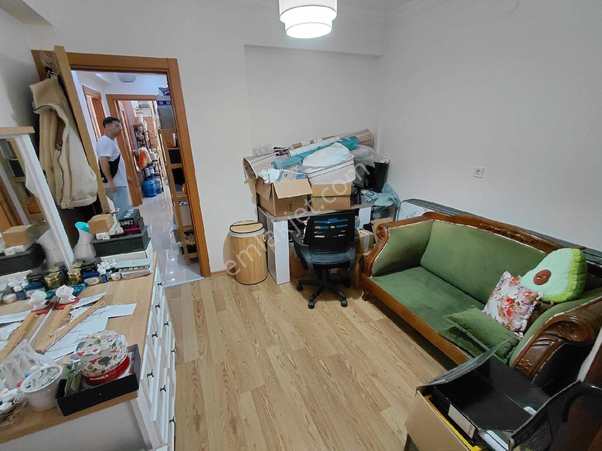 7506 Sokak'ta Satılık 2+1 Daire, 88m², Doğalgazlı, Çift Balkonlu - Görsel 26