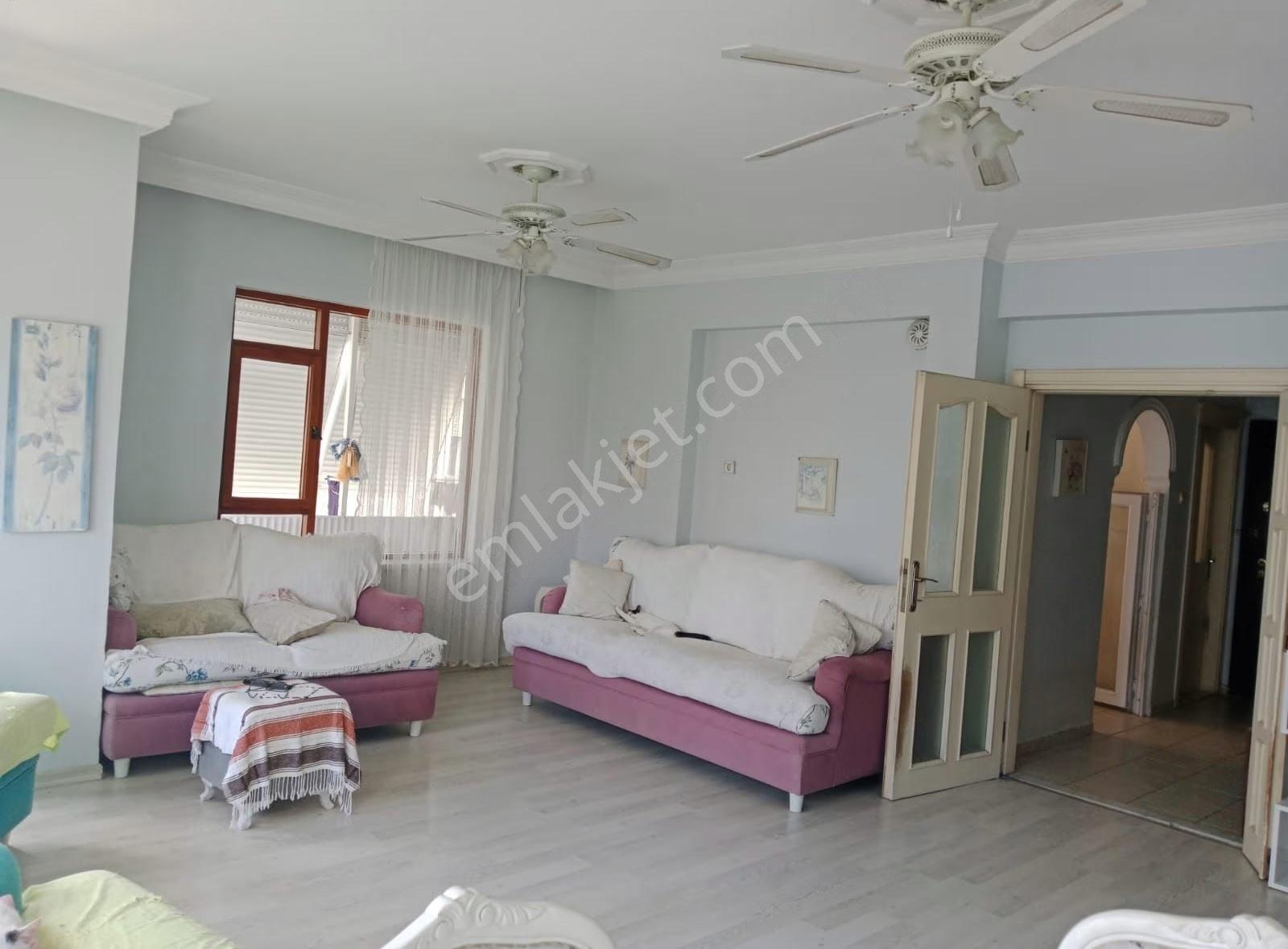 Yeşilbahçede 4/1. Katı. 140 M2 3+1 Satılık. Daire - Görsel 7