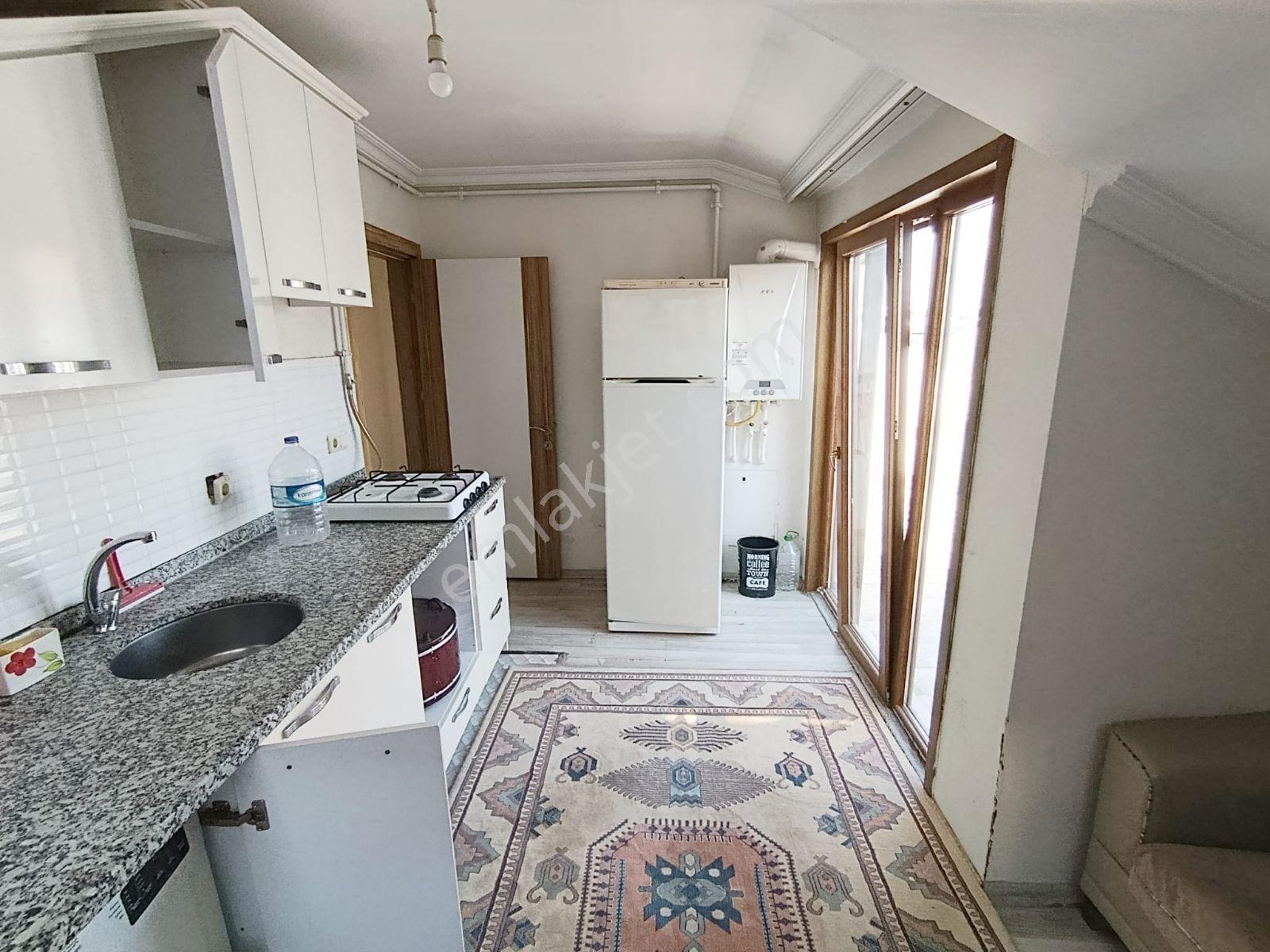 F. Akboğa Arnavutköy Haraççı Kiralık 1+1 Eşyalı Çatı Katı 80 M2 - Görsel 6