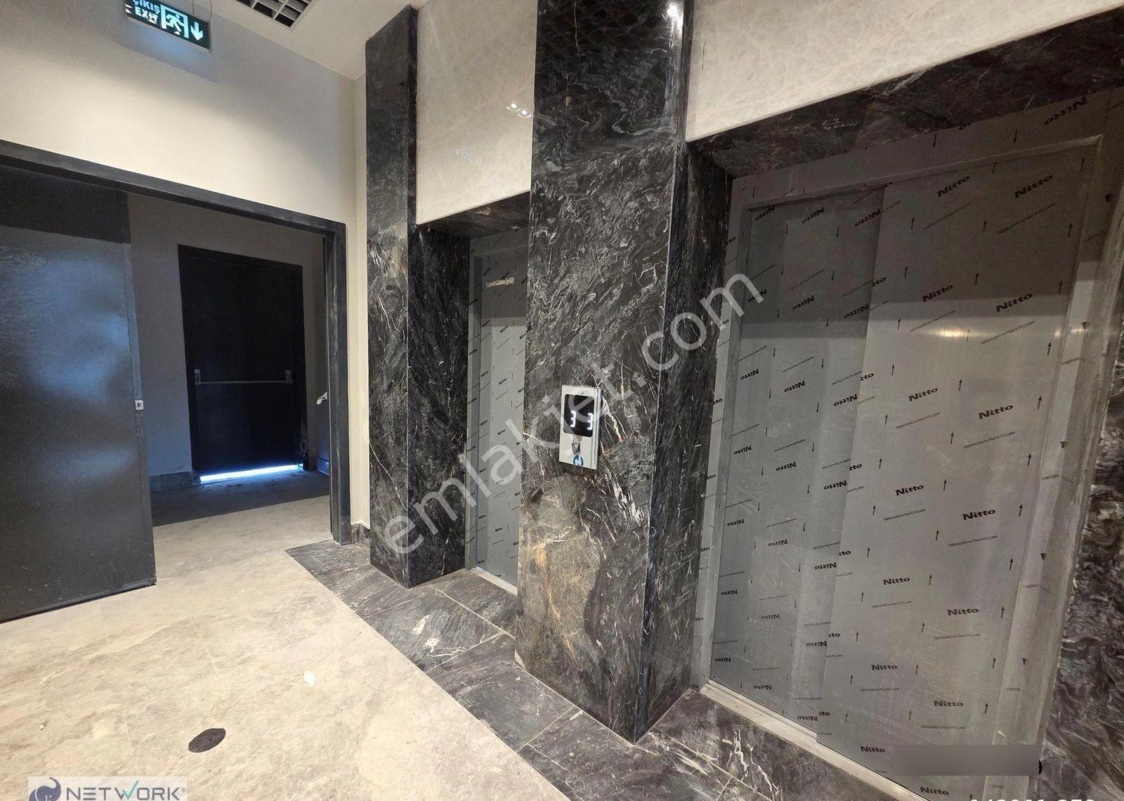 Kuşadası Şehir Metkezinde Lux Ofisler - Görsel 13