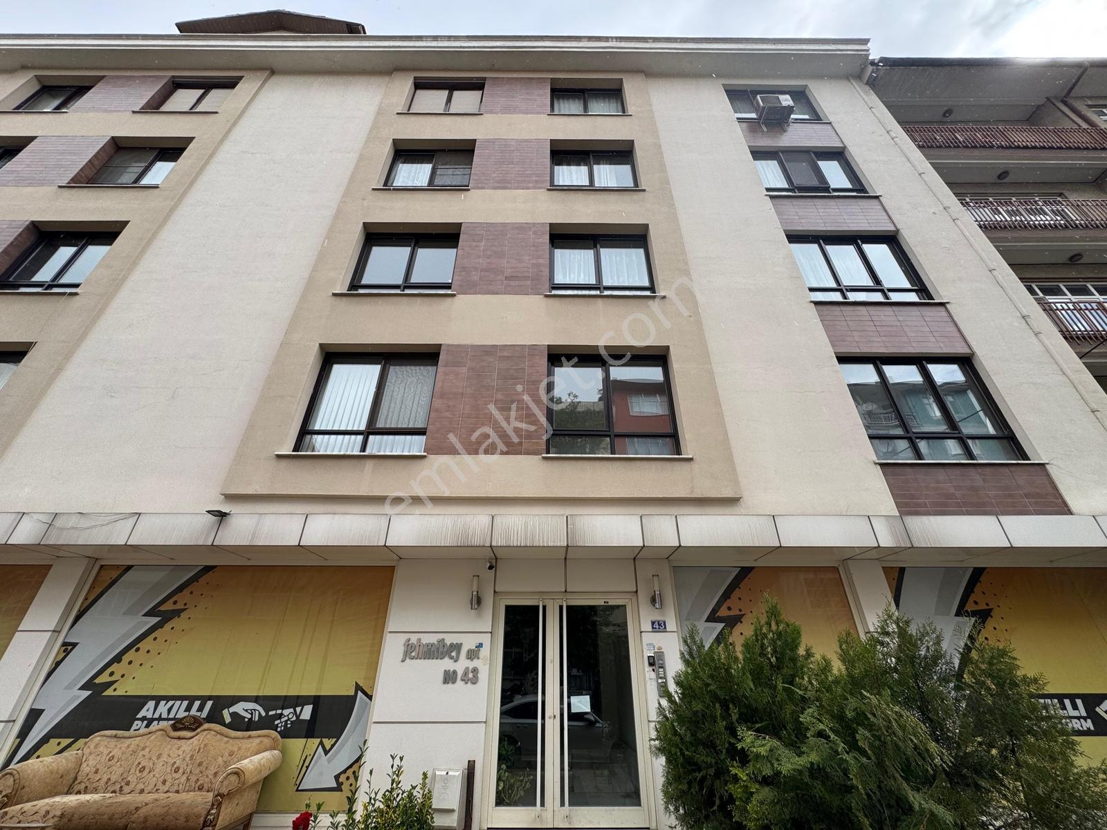 Şehrin Merkezi İhsaniye'de Yeni Binada Geniş 2+1 Ara Kat Daire !