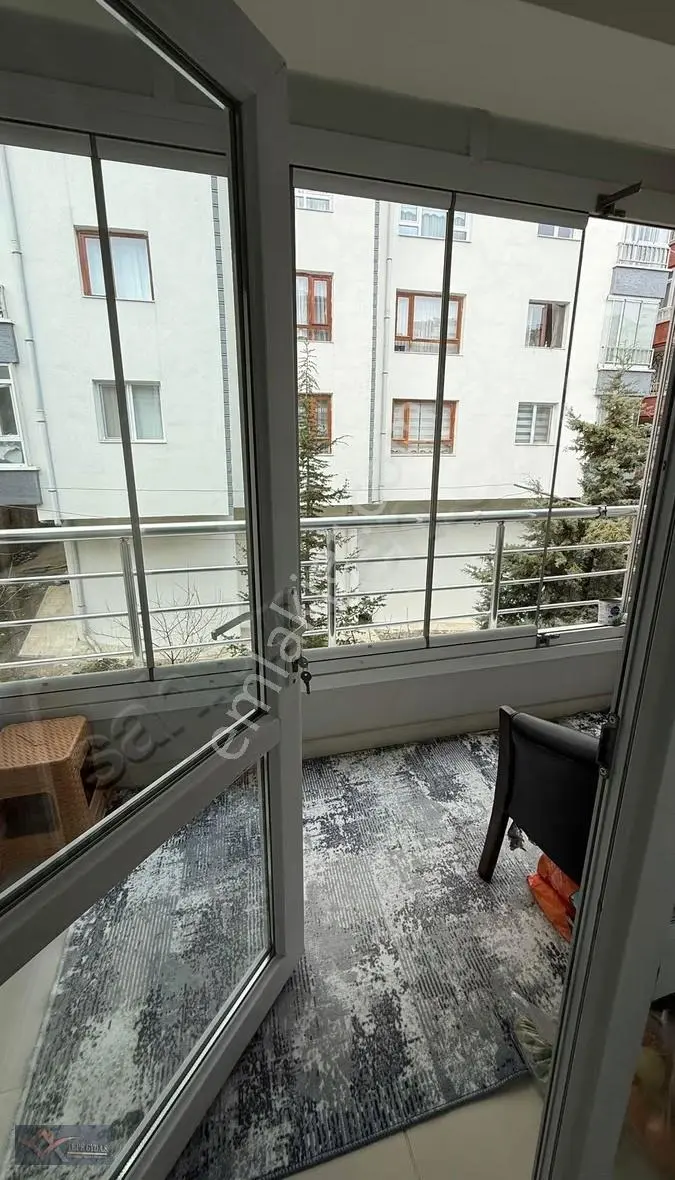 Tepe Gyd.den 3+1 Masrafsız,bakımlı Ve Ferah Kiralık Daire - Görsel 3
