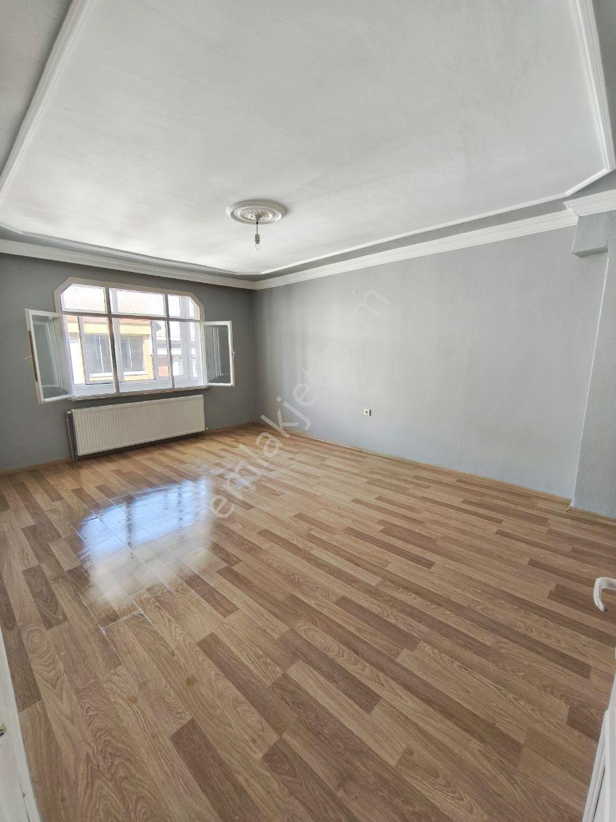 Eser Emlak'tan Malkoçoğlu Mah 2+1 120 M2 Masrafsz Balkonlu 3.kat - Görsel 8