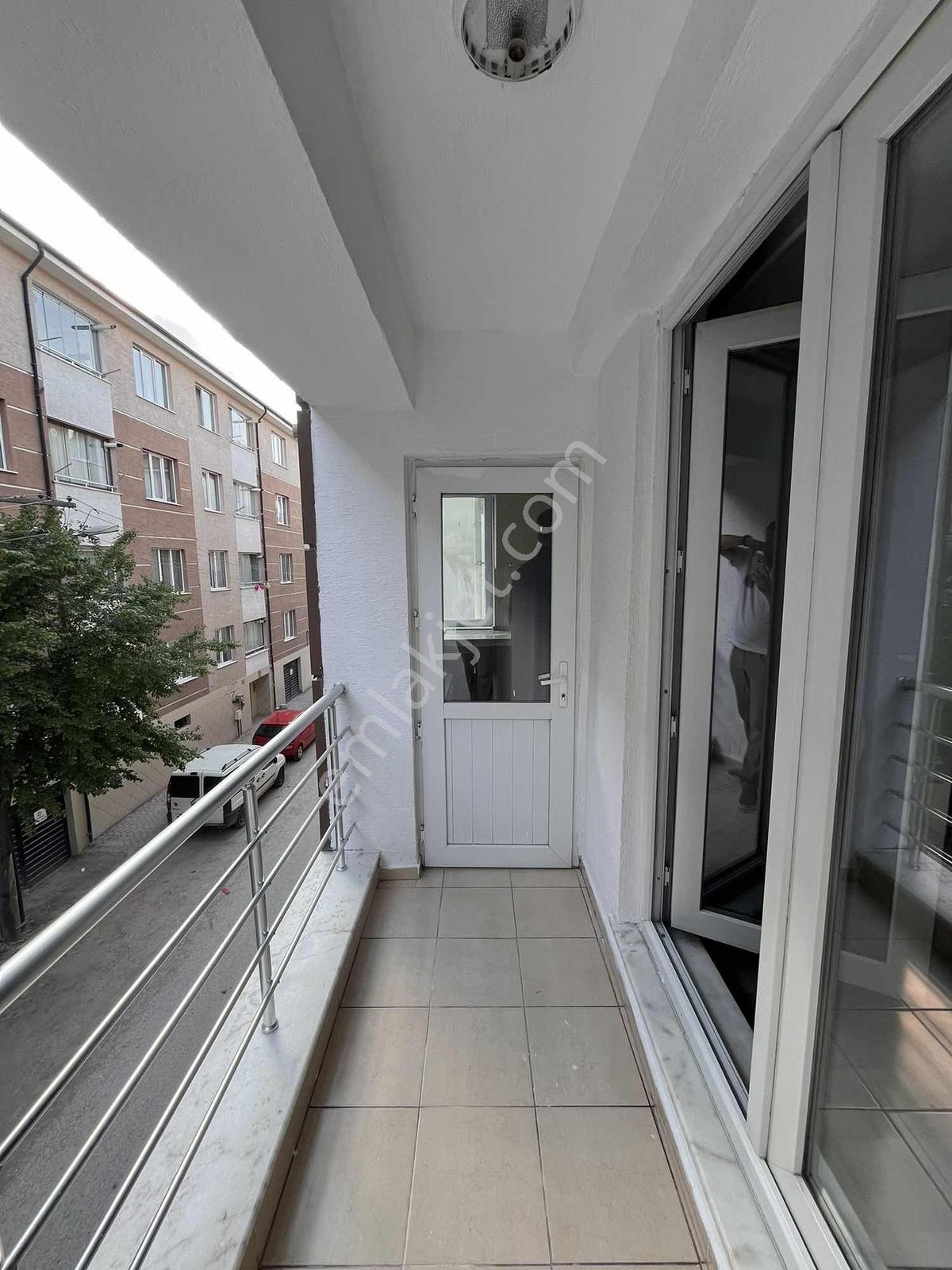 Eker'den Sevinç Caddesi Yakını Asansörlü Ara Kat 2+1 Kiralık - Görsel 7