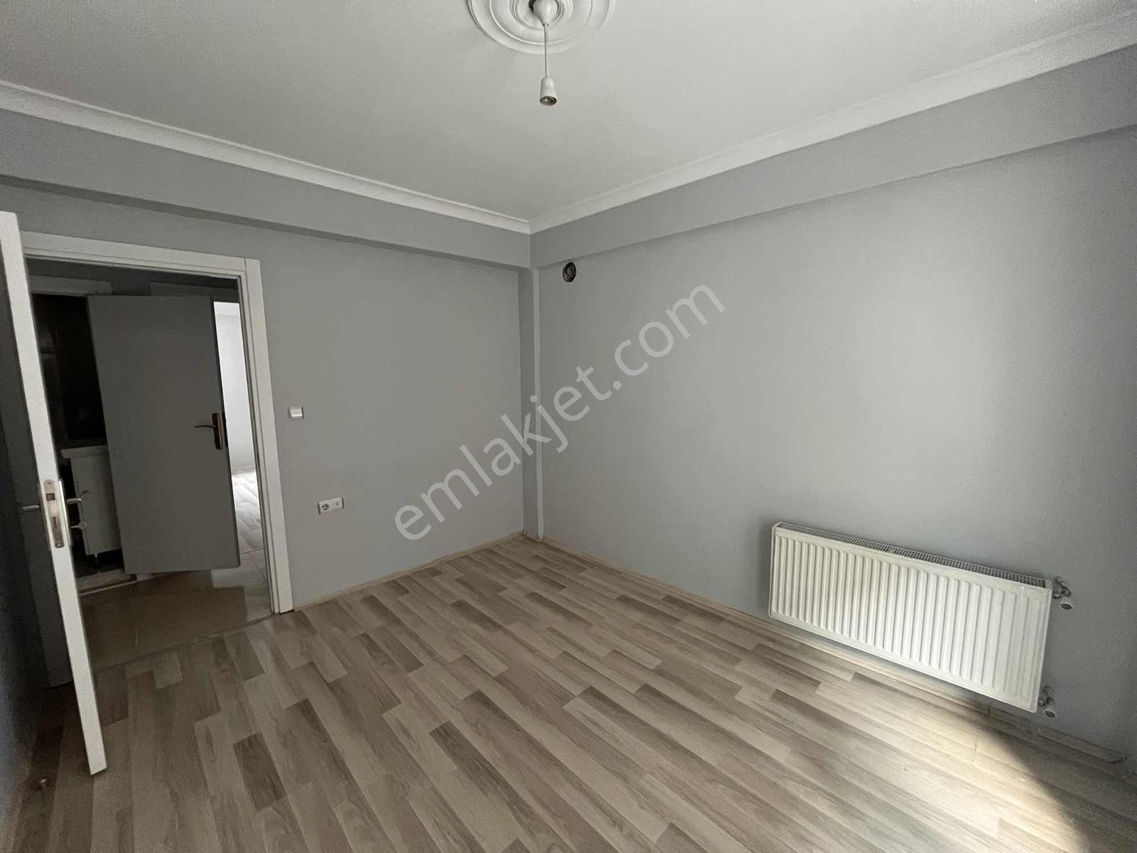 Eker'den Sevinç Caddesi Yakını Asansörlü Ara Kat 2+1 Kiralık - Görsel 12