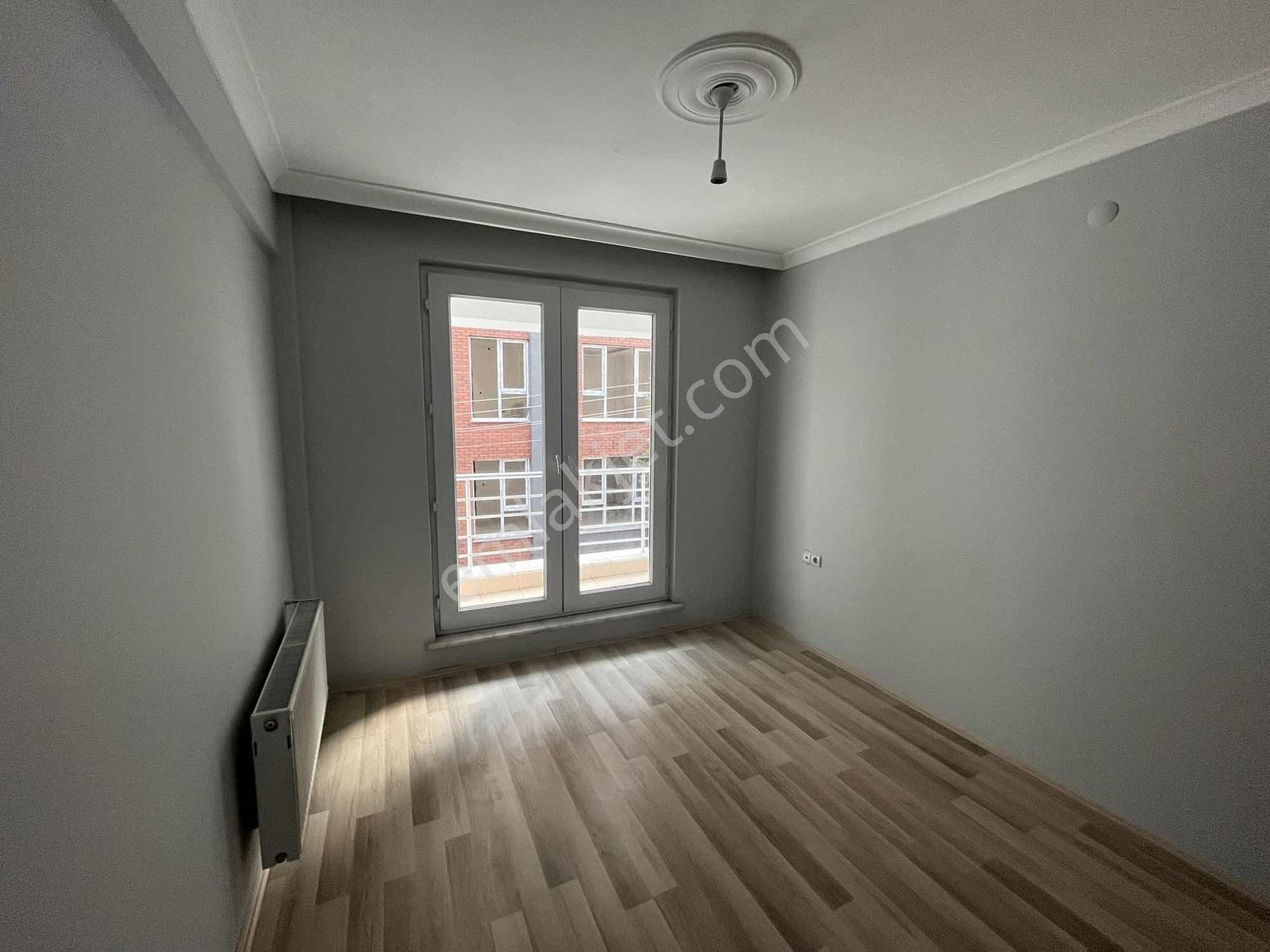 Eker'den Sevinç Caddesi Yakını Asansörlü Ara Kat 2+1 Kiralık - Görsel 29