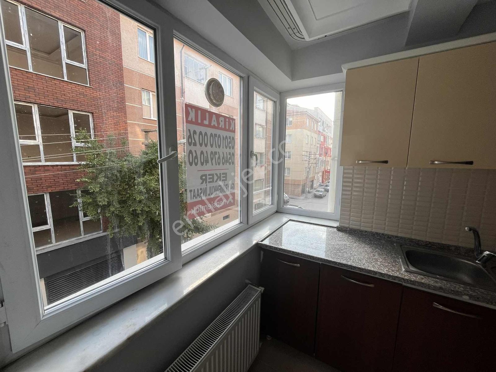 Eker'den Sevinç Caddesi Yakını Asansörlü Ara Kat 2+1 Kiralık - Görsel 23
