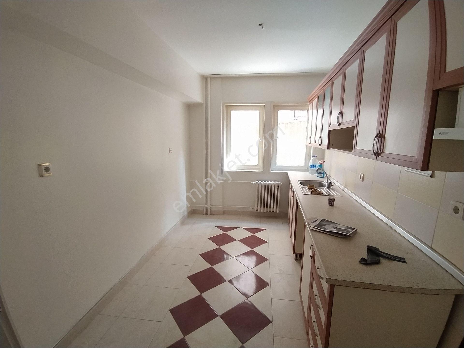 Taner'den Sokullu Caddesinde 2+1+kiler Bahçe Çıkışlı Bahçe Katı - Görsel 17