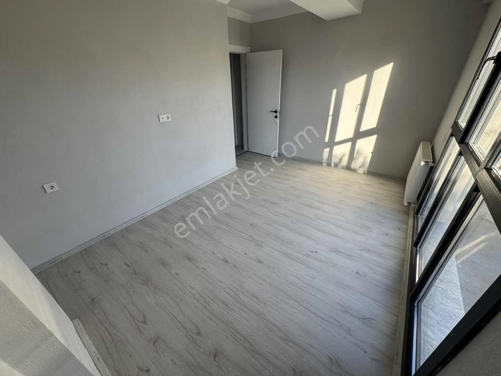İslamsaray Mh. Askerlik Şubesi Mevkii Sıfır Ara Kat 2+1 Daireler - Görsel 2