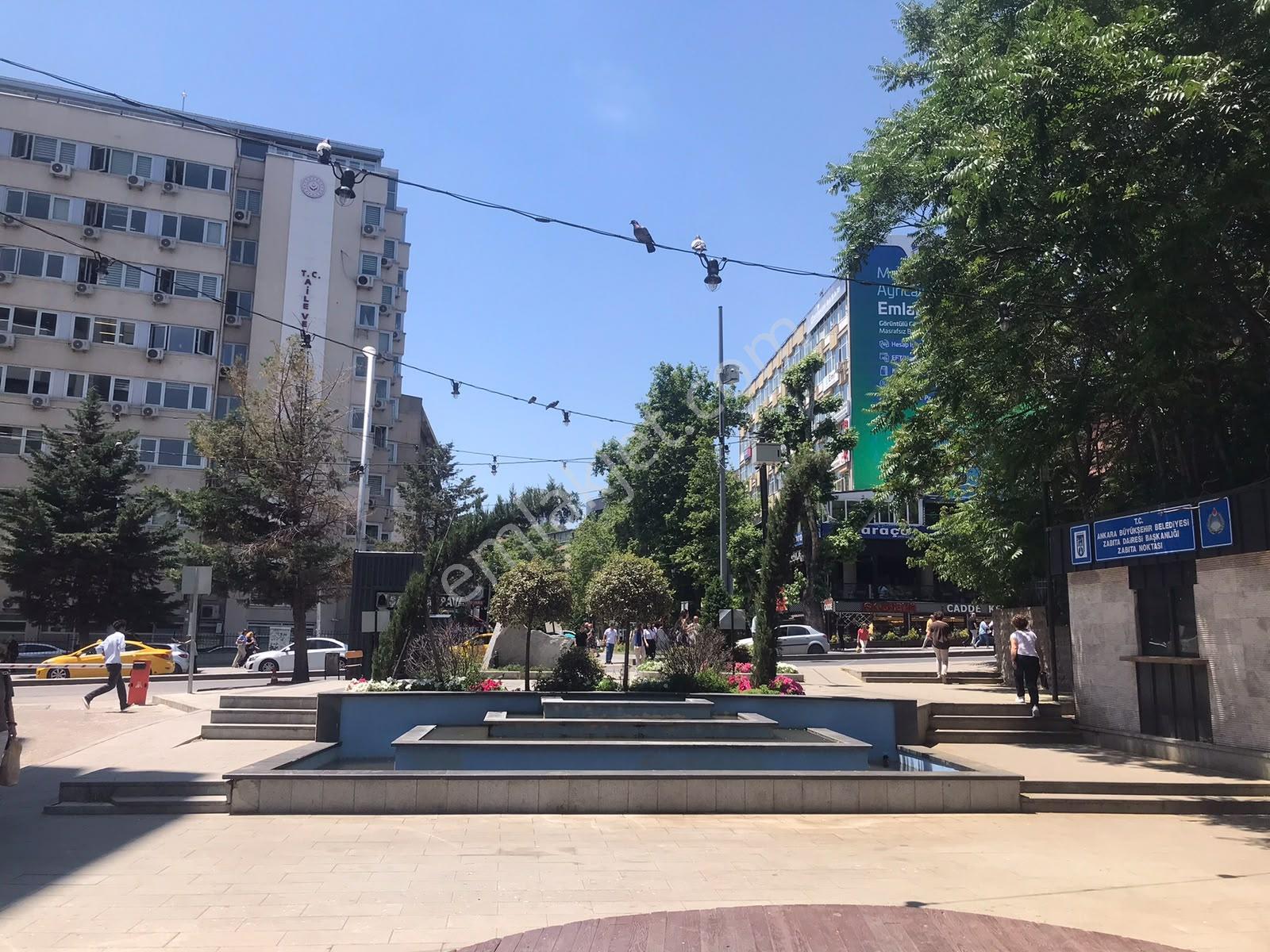 Kızılay İzmir 2'de Katta Ön Tabela Cephe 110m2 Yapılı İşyeri - Görsel 31