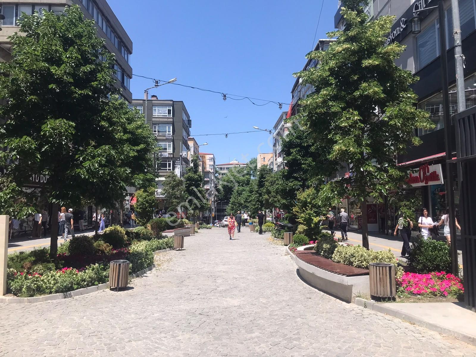 Kızılay İzmir 2'de Katta Ön Tabela Cephe 110m2 Yapılı İşyeri - Görsel 19