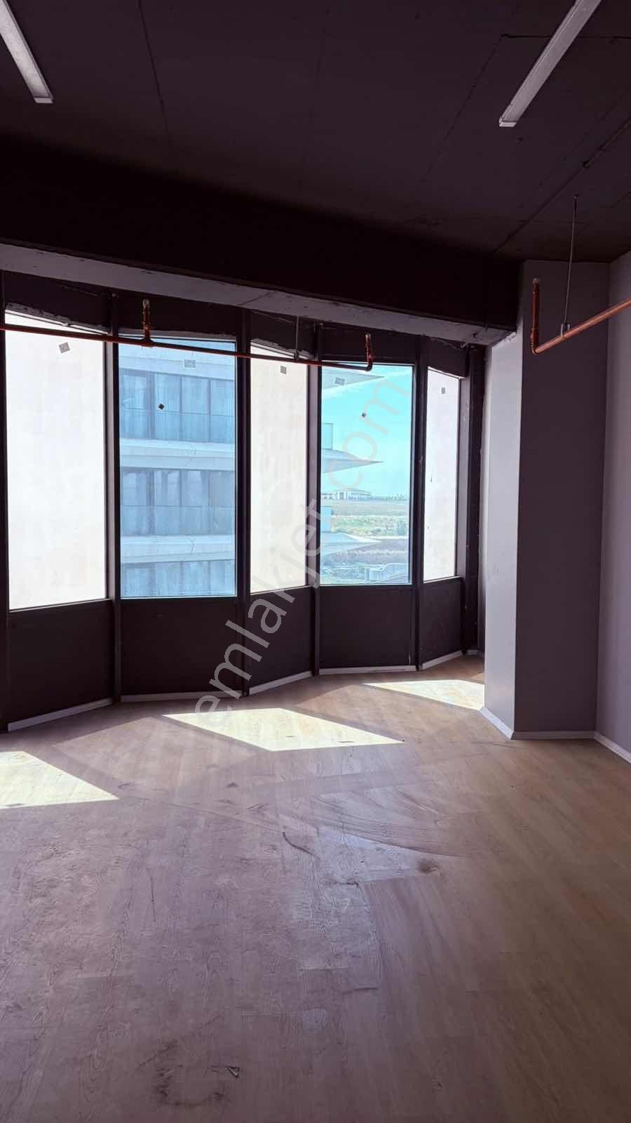 Emlakyap Tan Karat34 Te Kiralık 102m2 Prestijli Plaza Ofisi - Görsel 2