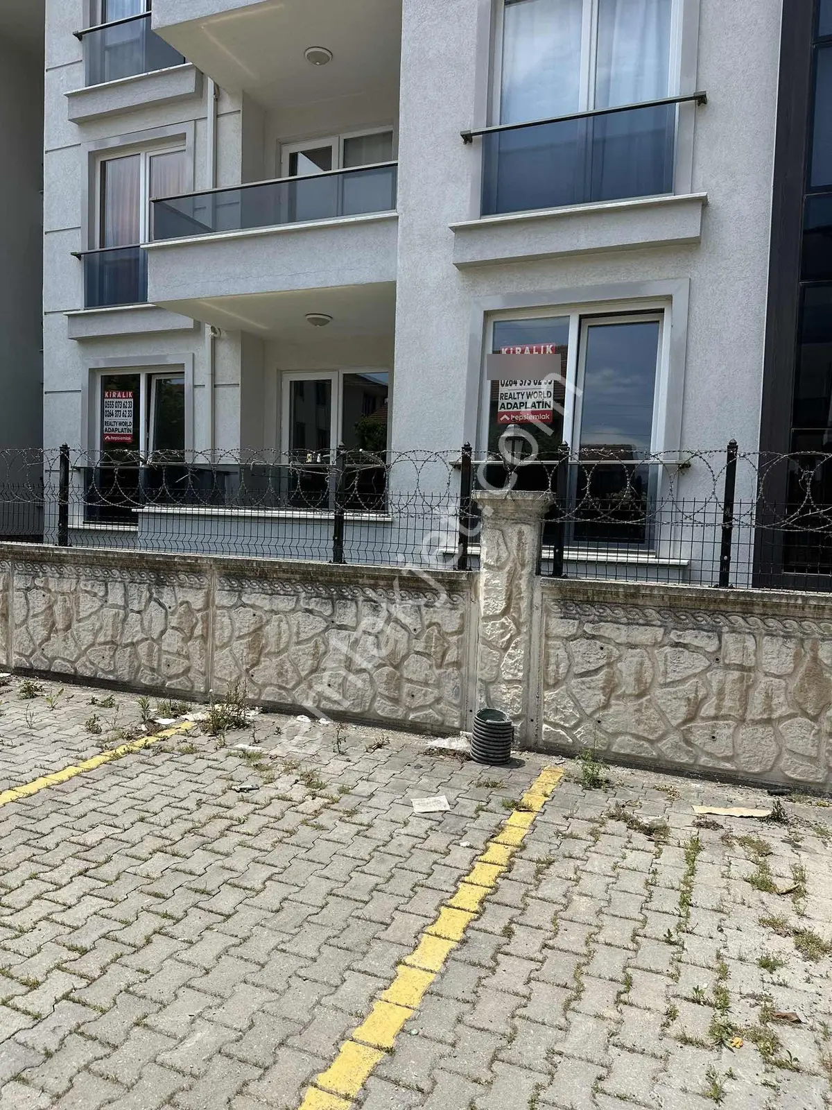 Çınaraltı Sitesinde Giriş Katında 3+1 Kiralık Daire - Görsel 2