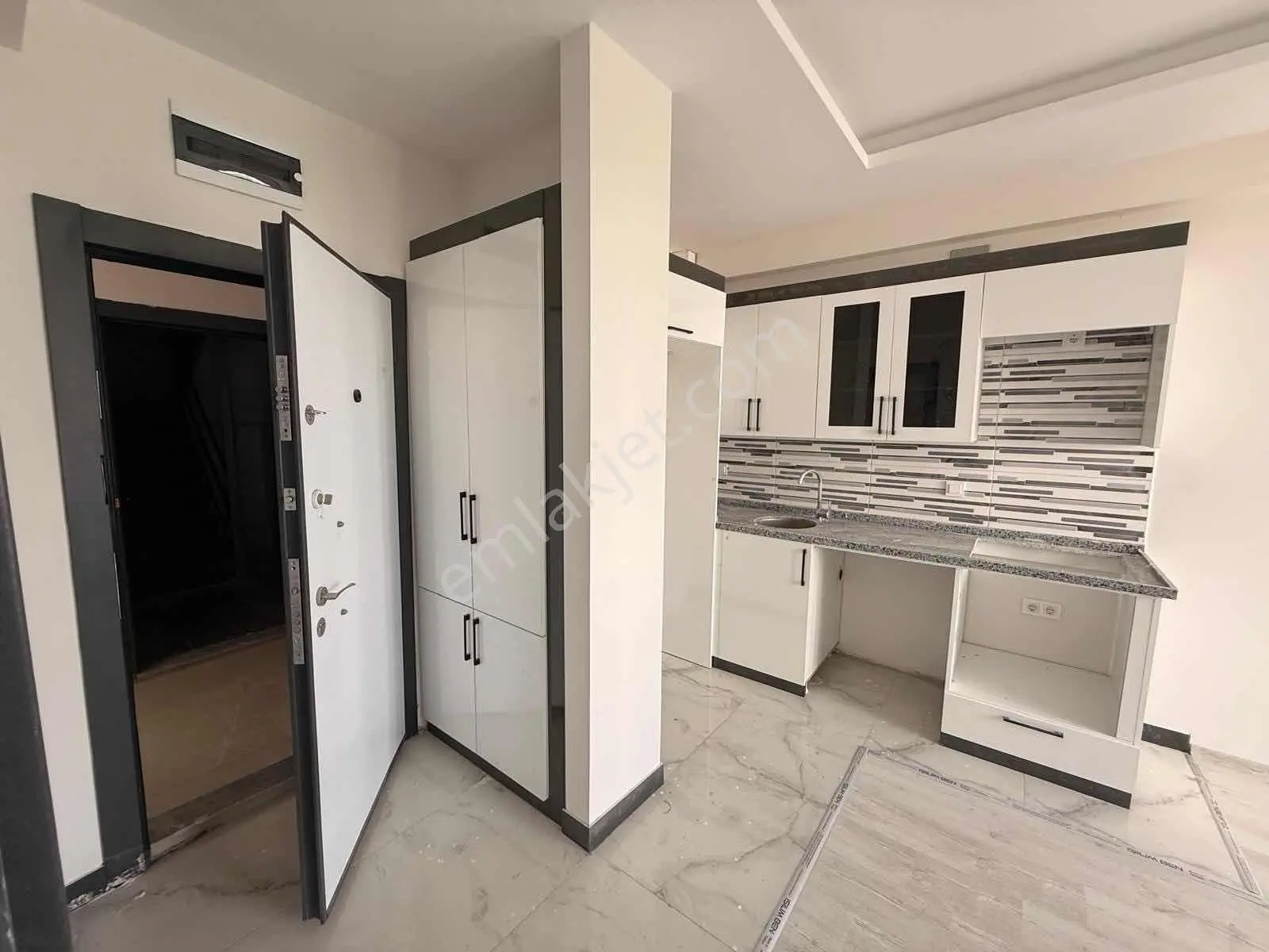 Arpaçbahşişde Denize 200 Metre 1+1 Zemin Kat Daire - Görsel 3