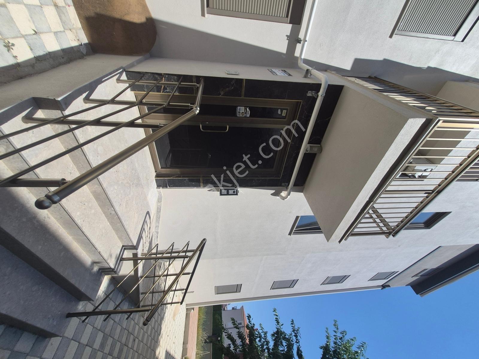 Döşemeaaltı Yeniköyde Belediye Yakını Full Eşyalı Kiralık Daire - Görsel 12