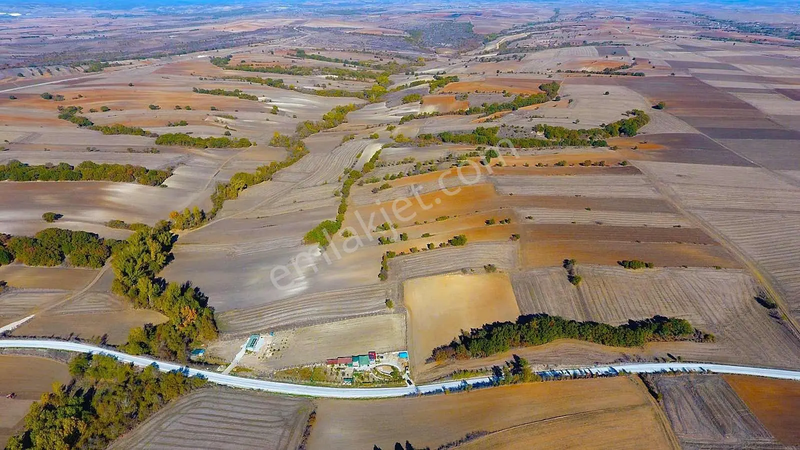 Edirne Merkez 20 Dakika Mesafede Müstakil Tek Tapu 3.350m2 Tarla